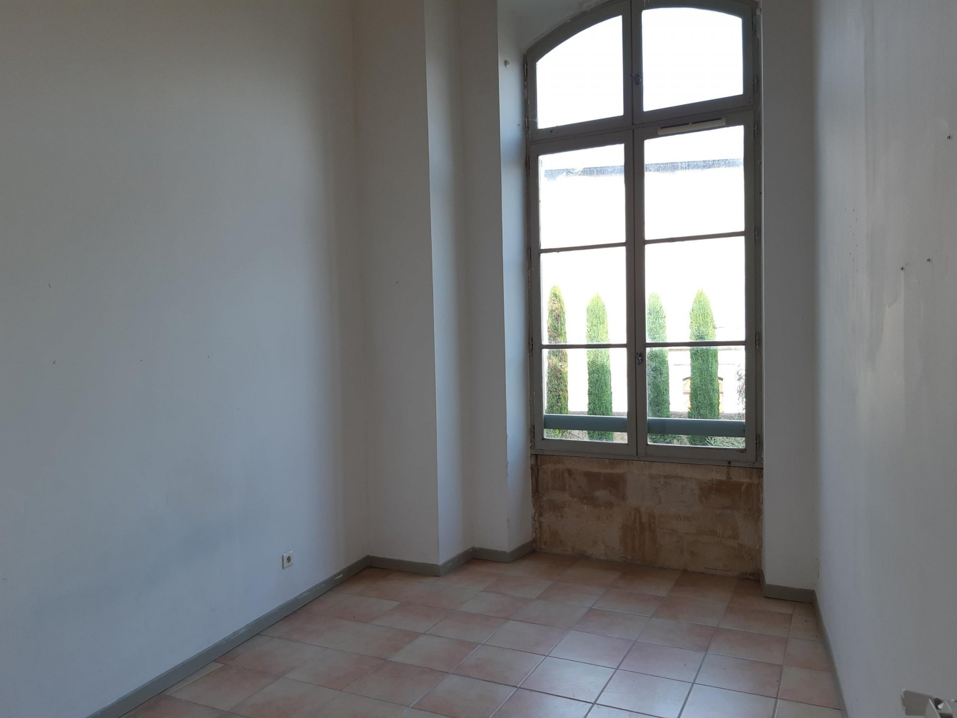 Location Appartement TARASCON radiateur, individuel, gaz chauffage