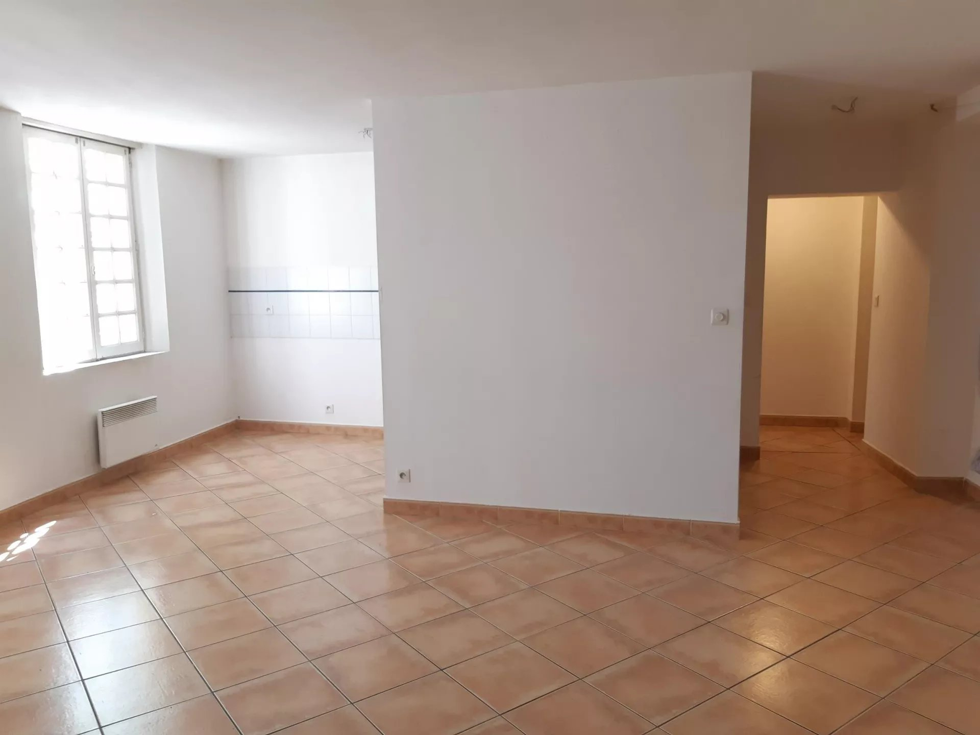 Location Appartement TARASCON surface habitable de 47 m²