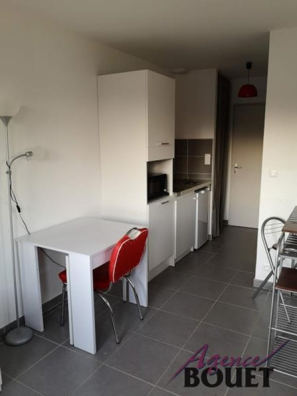 Location Appartement TARASCON surface habitable de 18 m²