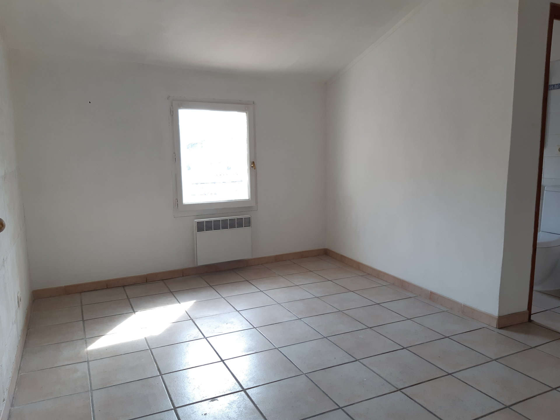 Location Appartement TARASCON surface habitable de 24 m²