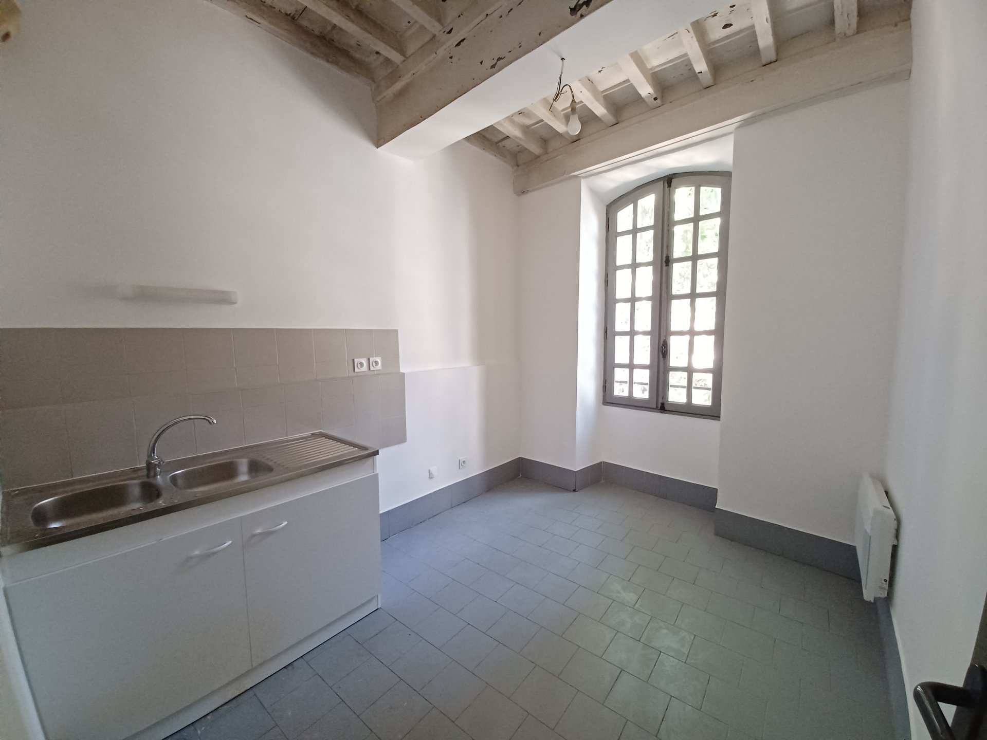 Location Appartement BEAUCAIRE 1 salles d'eau