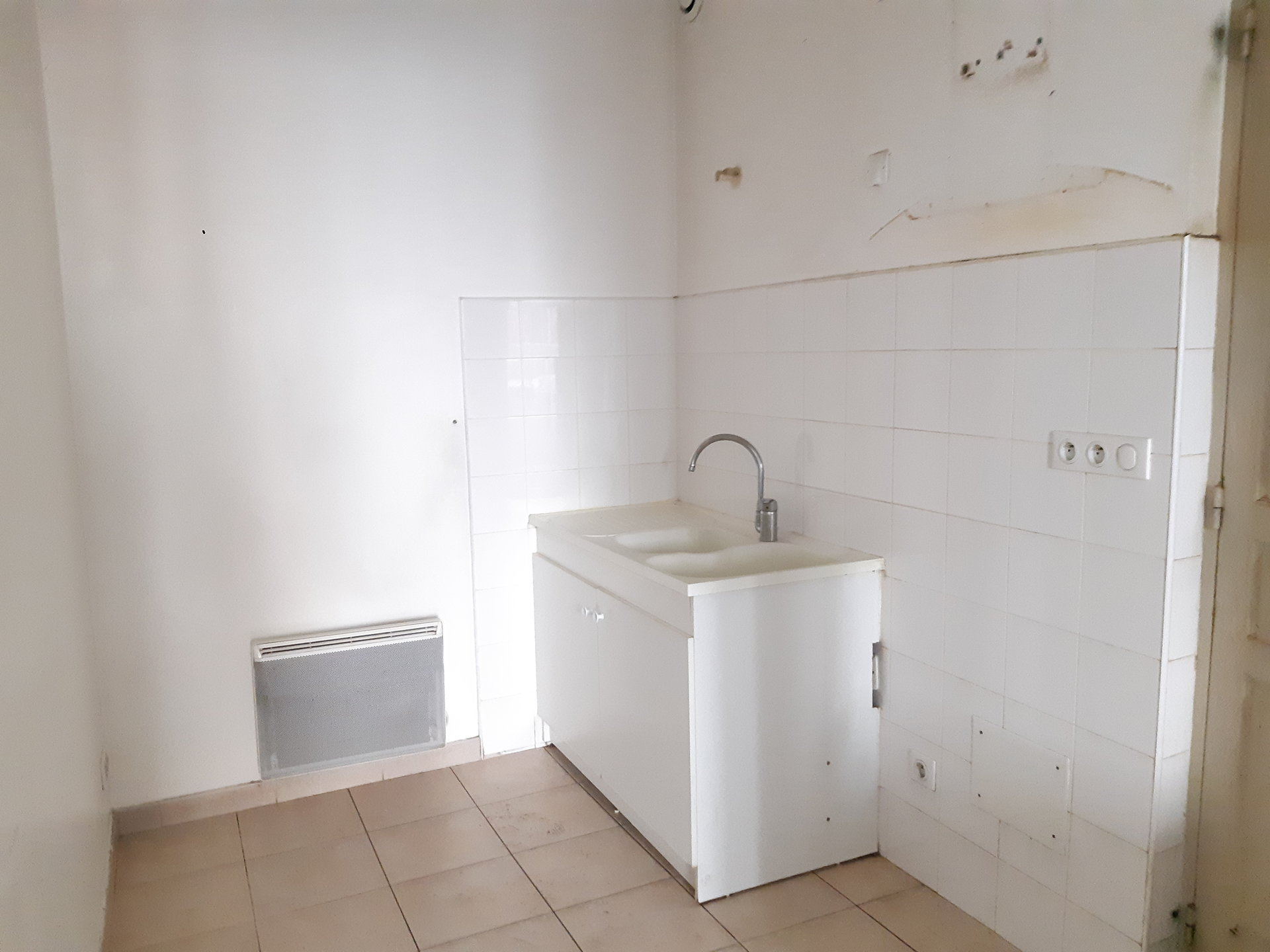 Location Appartement TARASCON 1 salles de bain