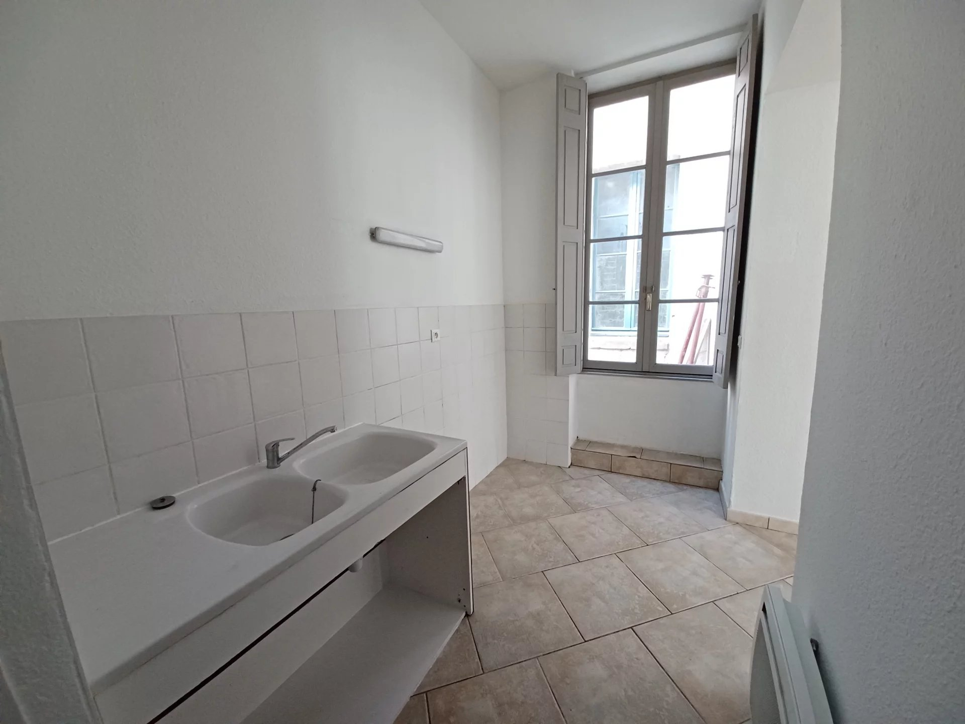 Location Appartement BEAUCAIRE surface habitable de 86 m²