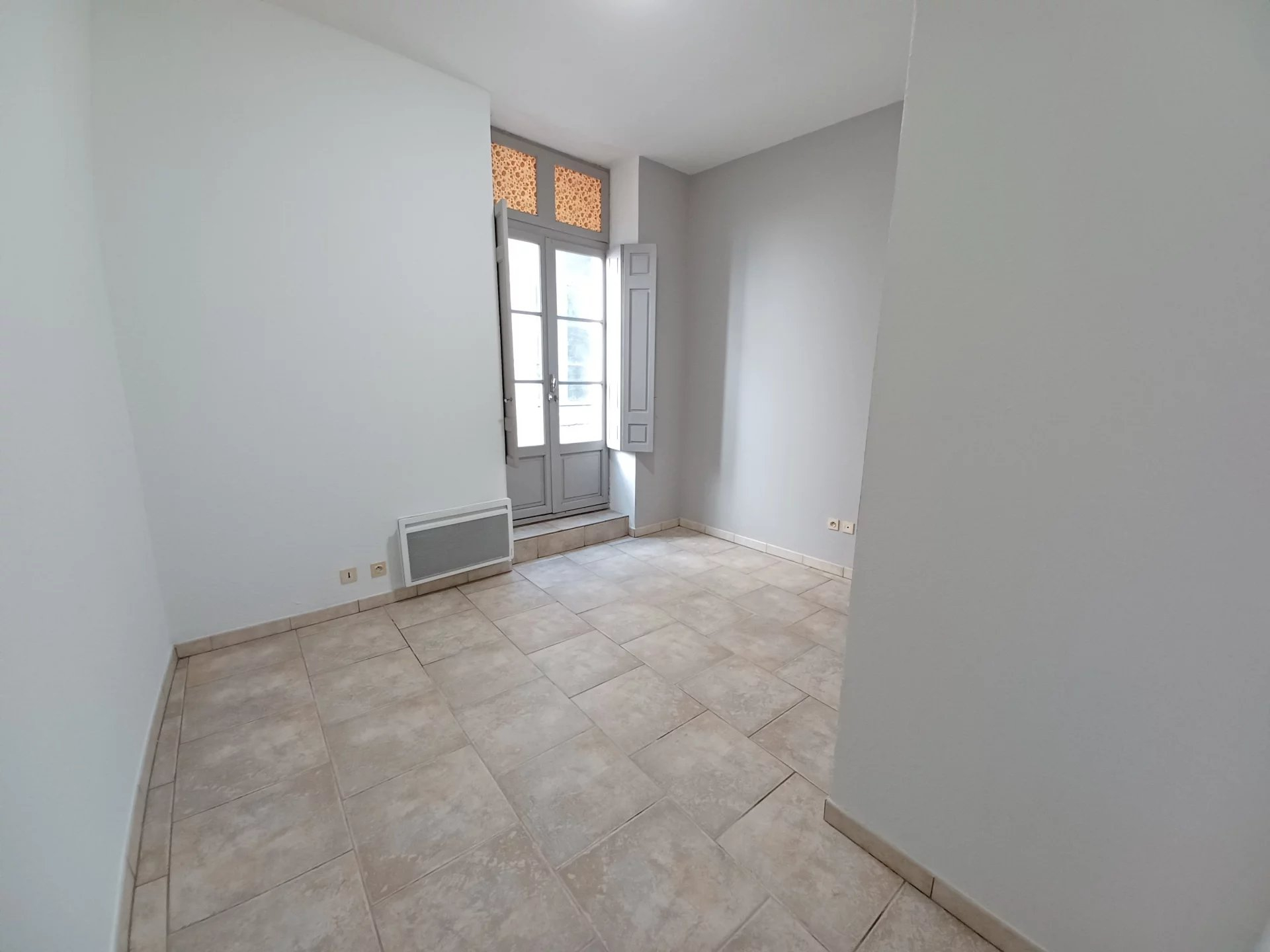 Location Appartement BEAUCAIRE convecteur, individuel, electrique chauffage