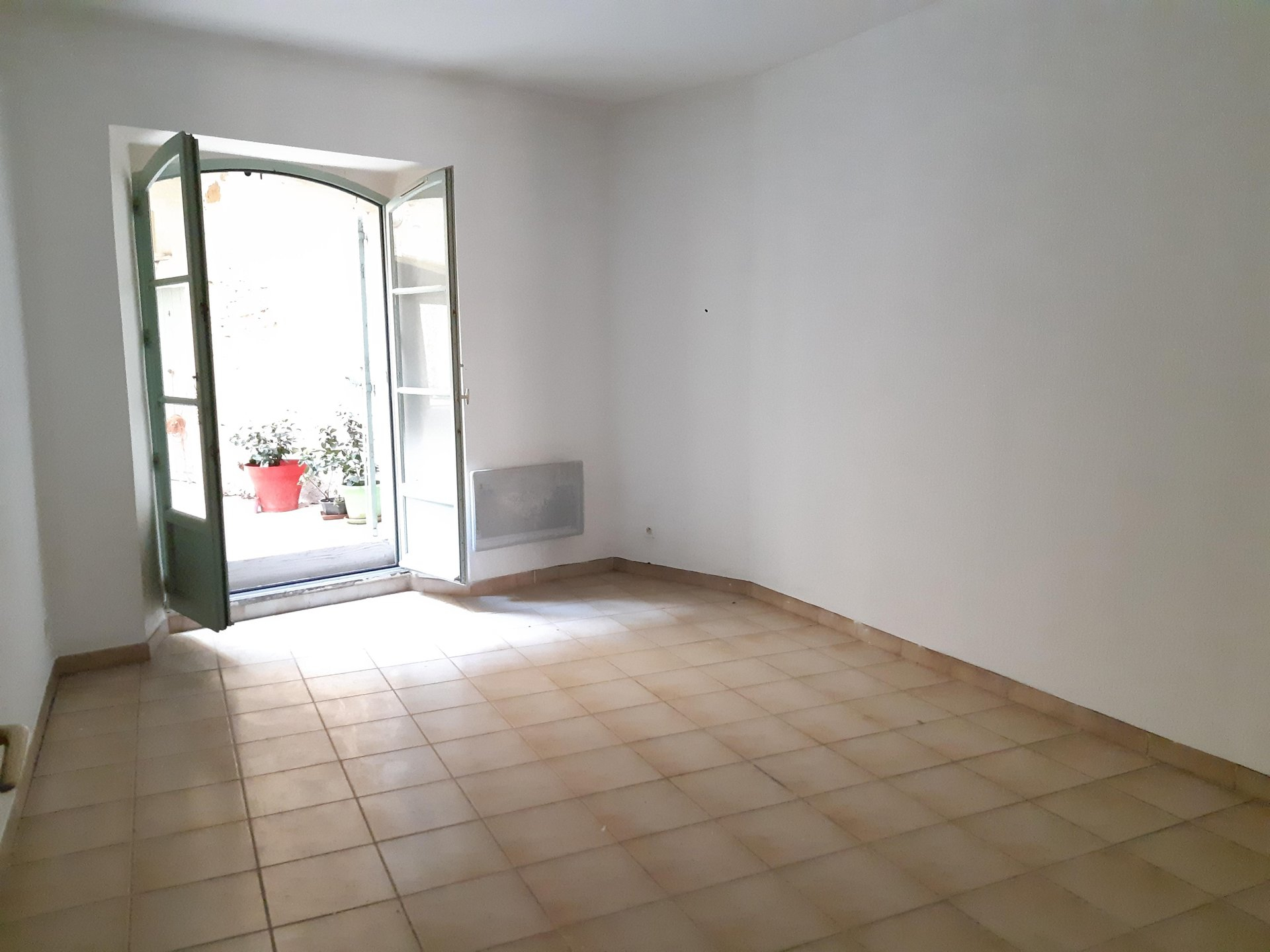 Location Appartement TARASCON surface habitable de 40 m²