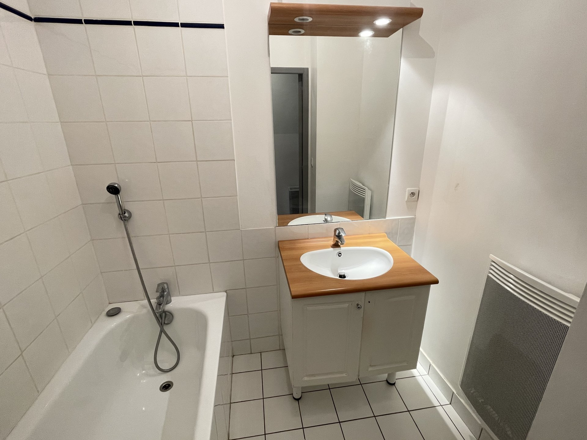 Location Appartement BEAUCAIRE 1 salles d'eau