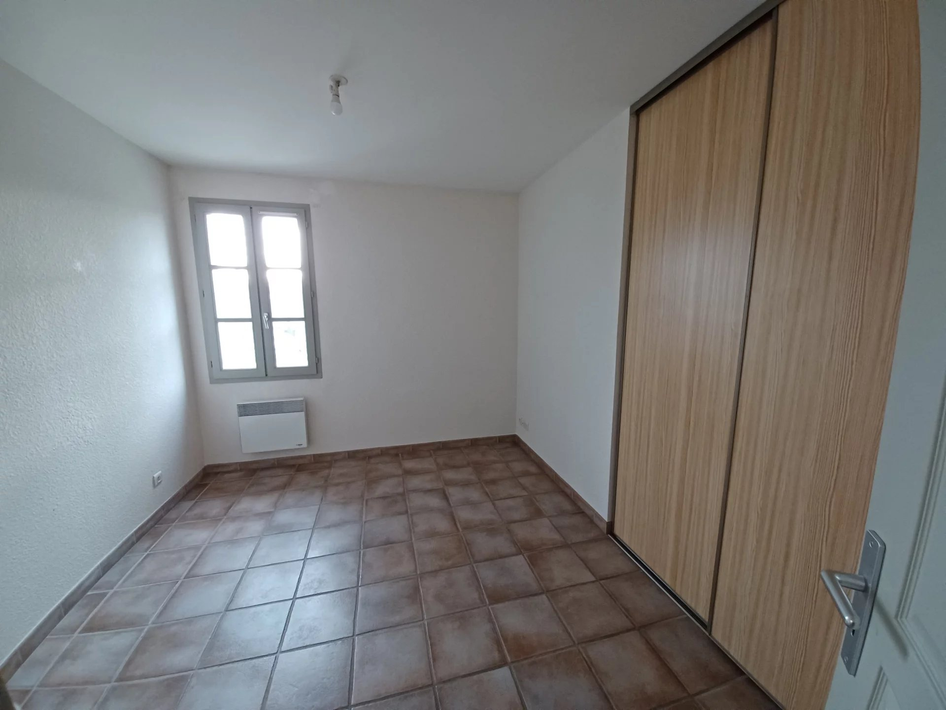 Location Appartement TARASCON climatisation, individuel, electrique chauffage