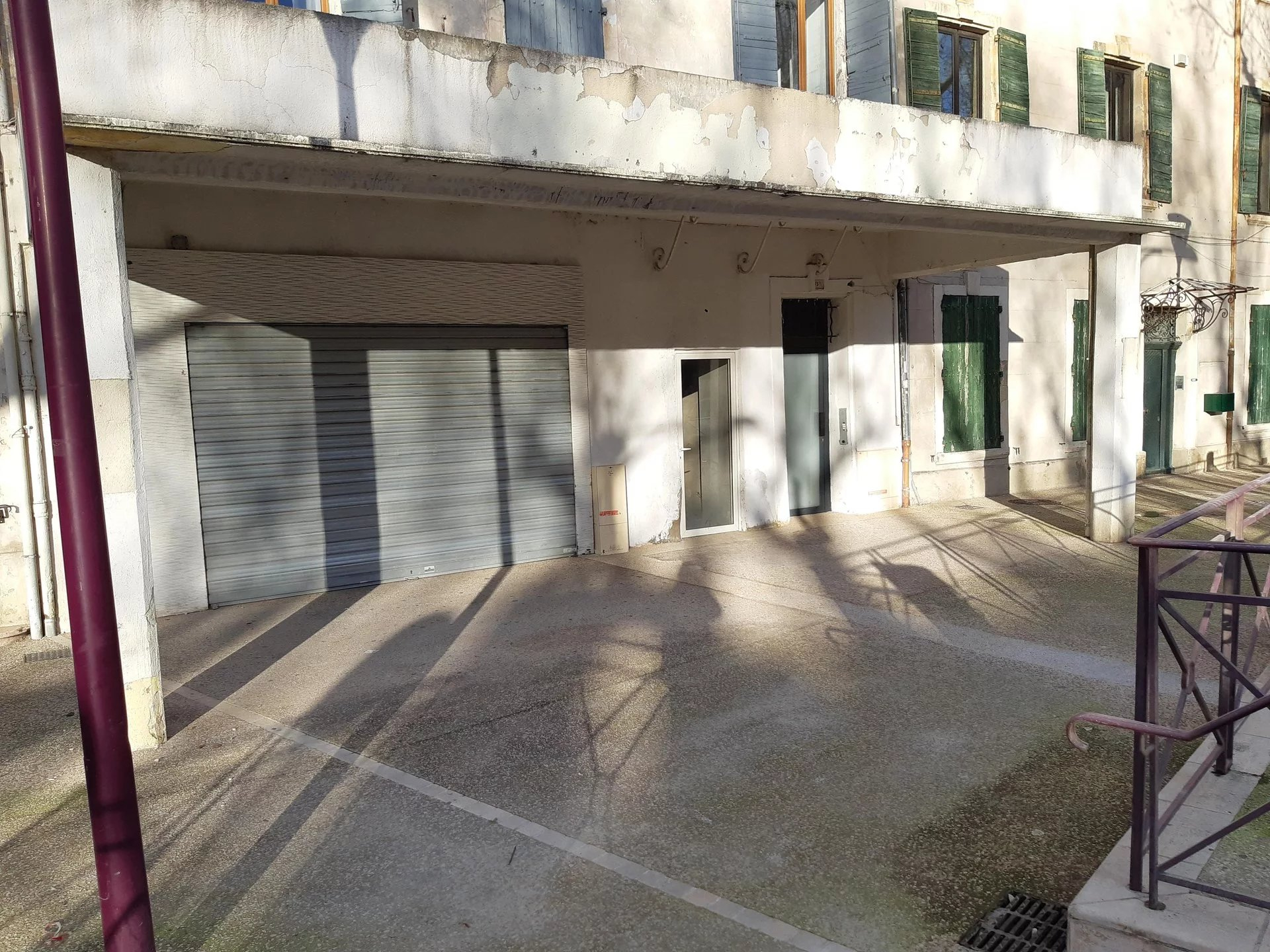 Location Fonds de commerce TARASCON surface habitable de 160 m²