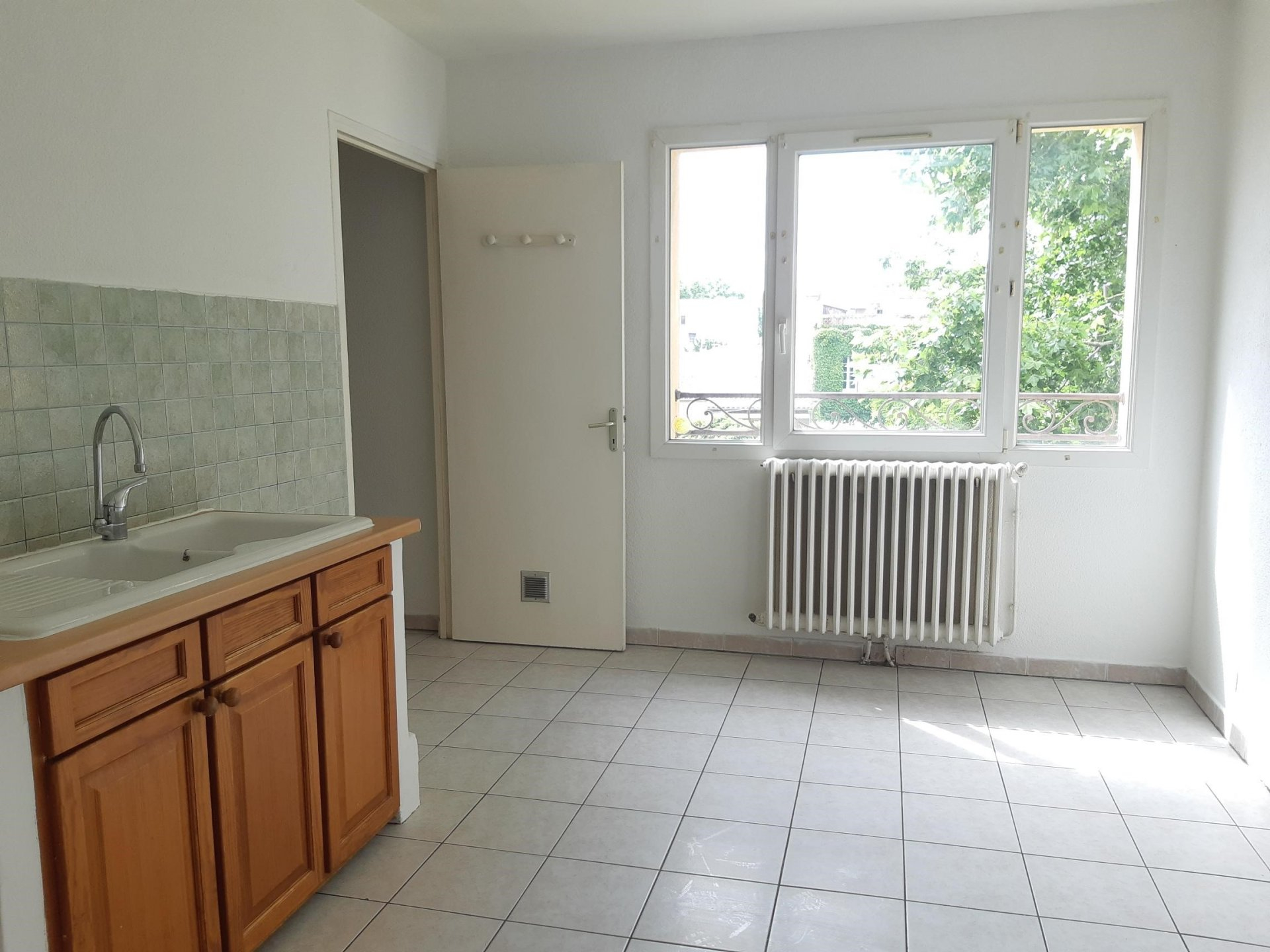 Location Appartement TARASCON 1 salles de bain