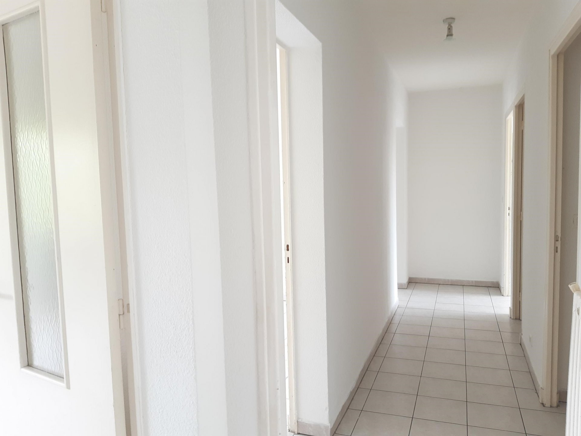 Location Appartement TARASCON surface habitable de 87 m²