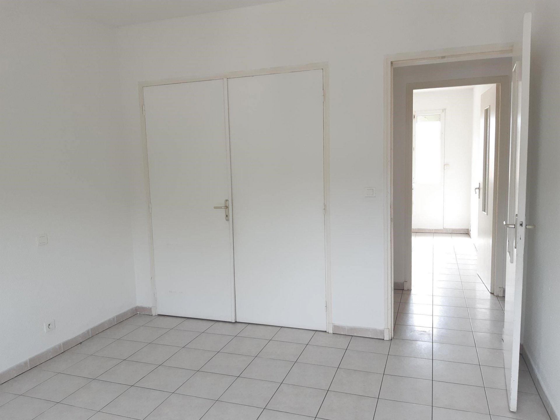 Location Appartement TARASCON convecteur, individuel, gaz chauffage