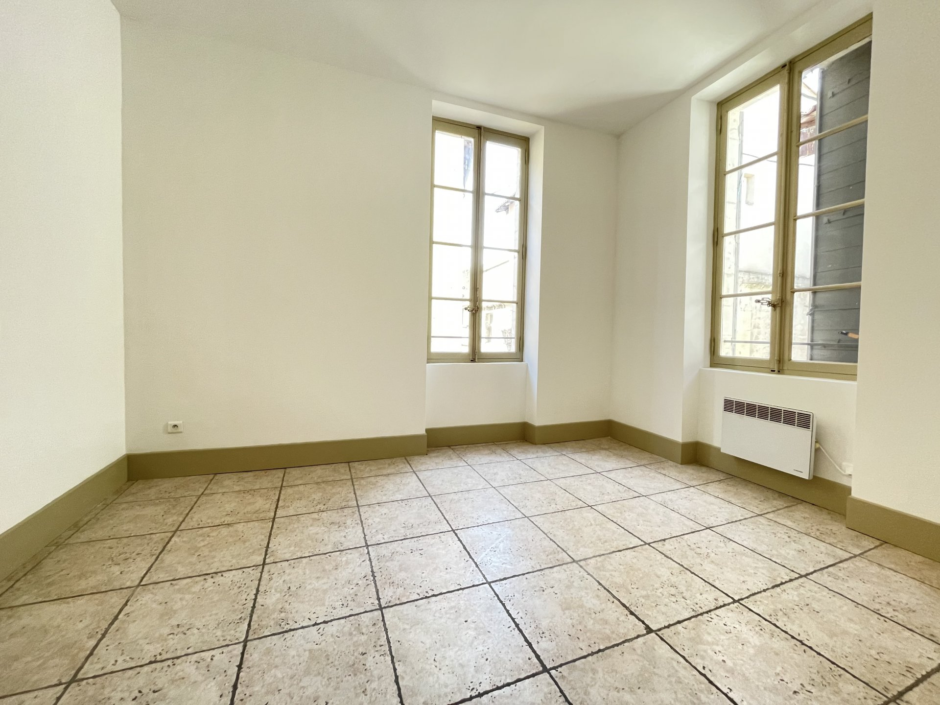 Vente Appartement BEAUCAIRE radiateur, individuel, electrique chauffage