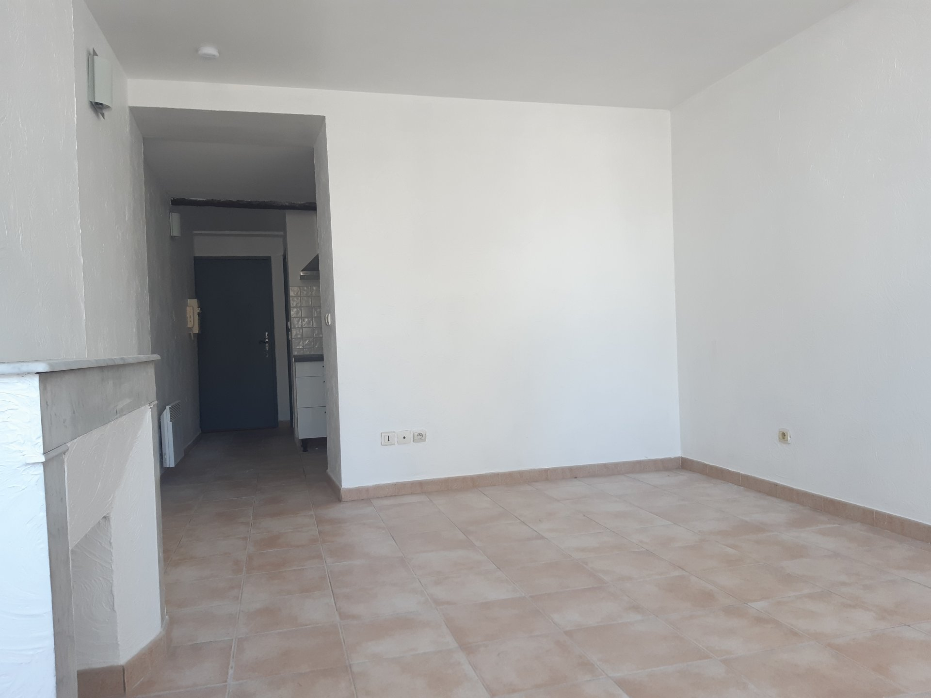 Location Appartement TARASCON surface habitable de 28 m²