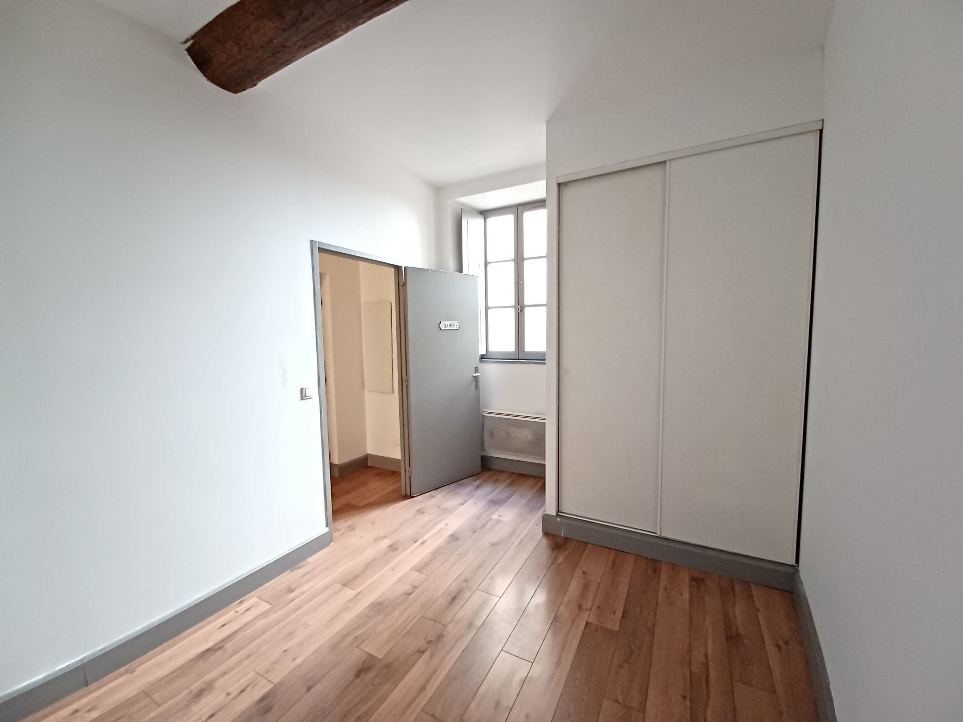 Location Appartement BEAUCAIRE convecteur, individuel, electrique chauffage