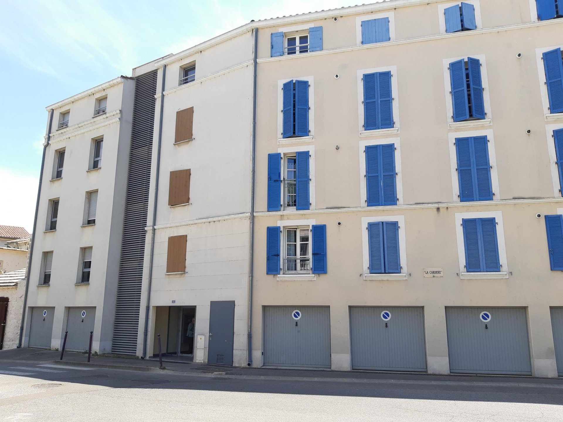 Location Parking TARASCON surface habitable de 15 m²