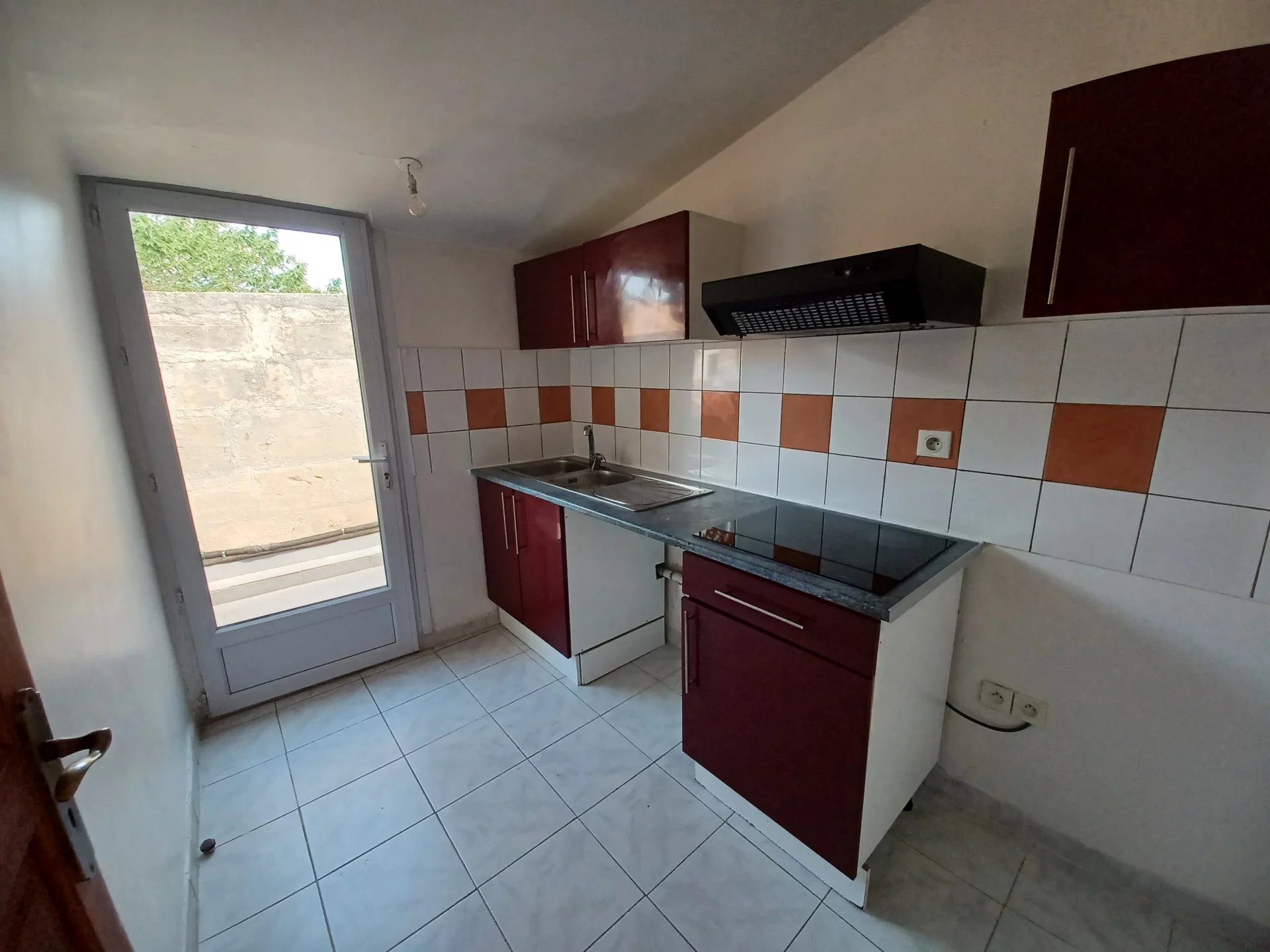 Location Appartement TARASCON surface habitable de 62 m²