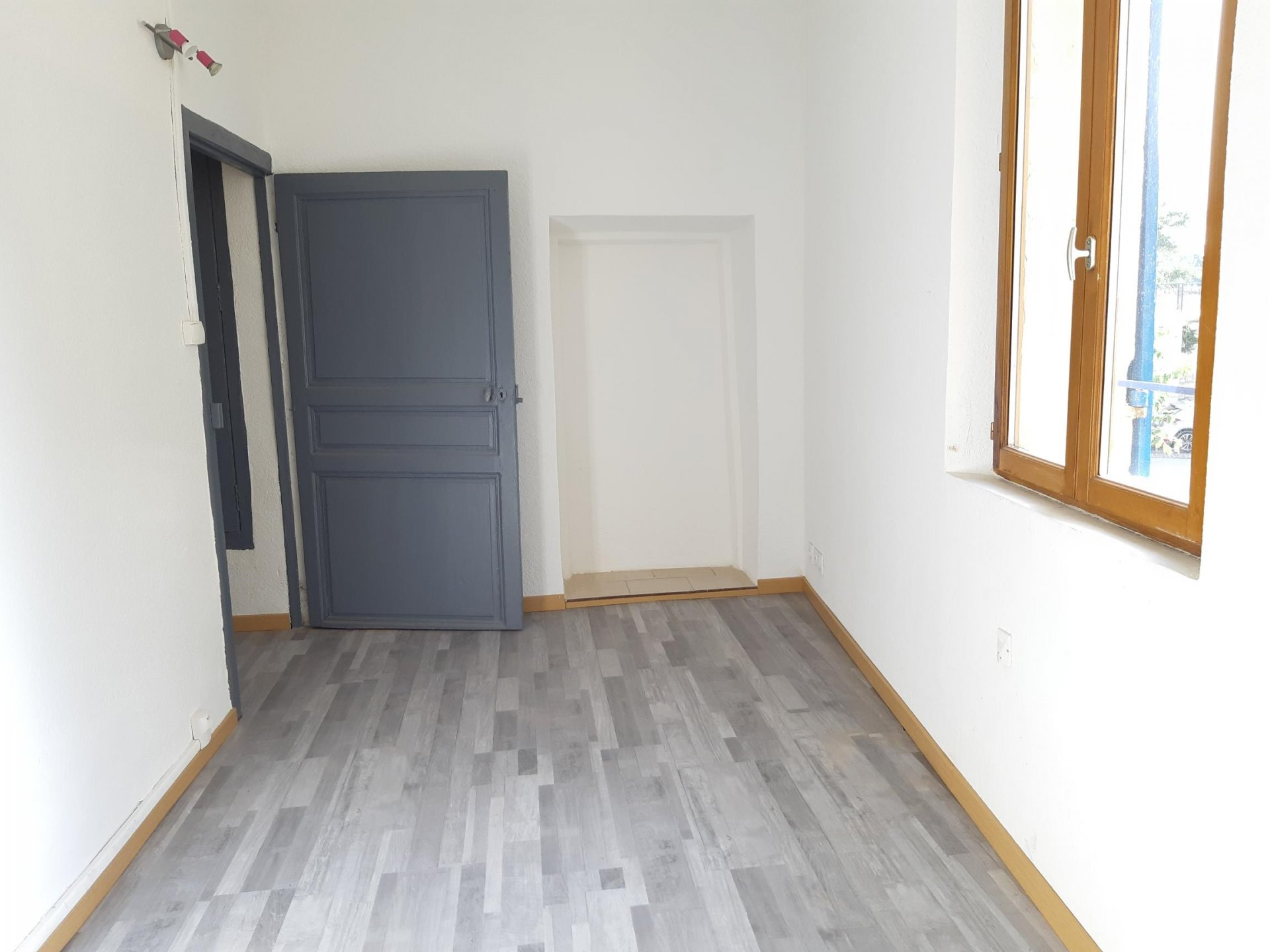 Location Appartement BEAUCAIRE convecteur, individuel, electrique chauffage