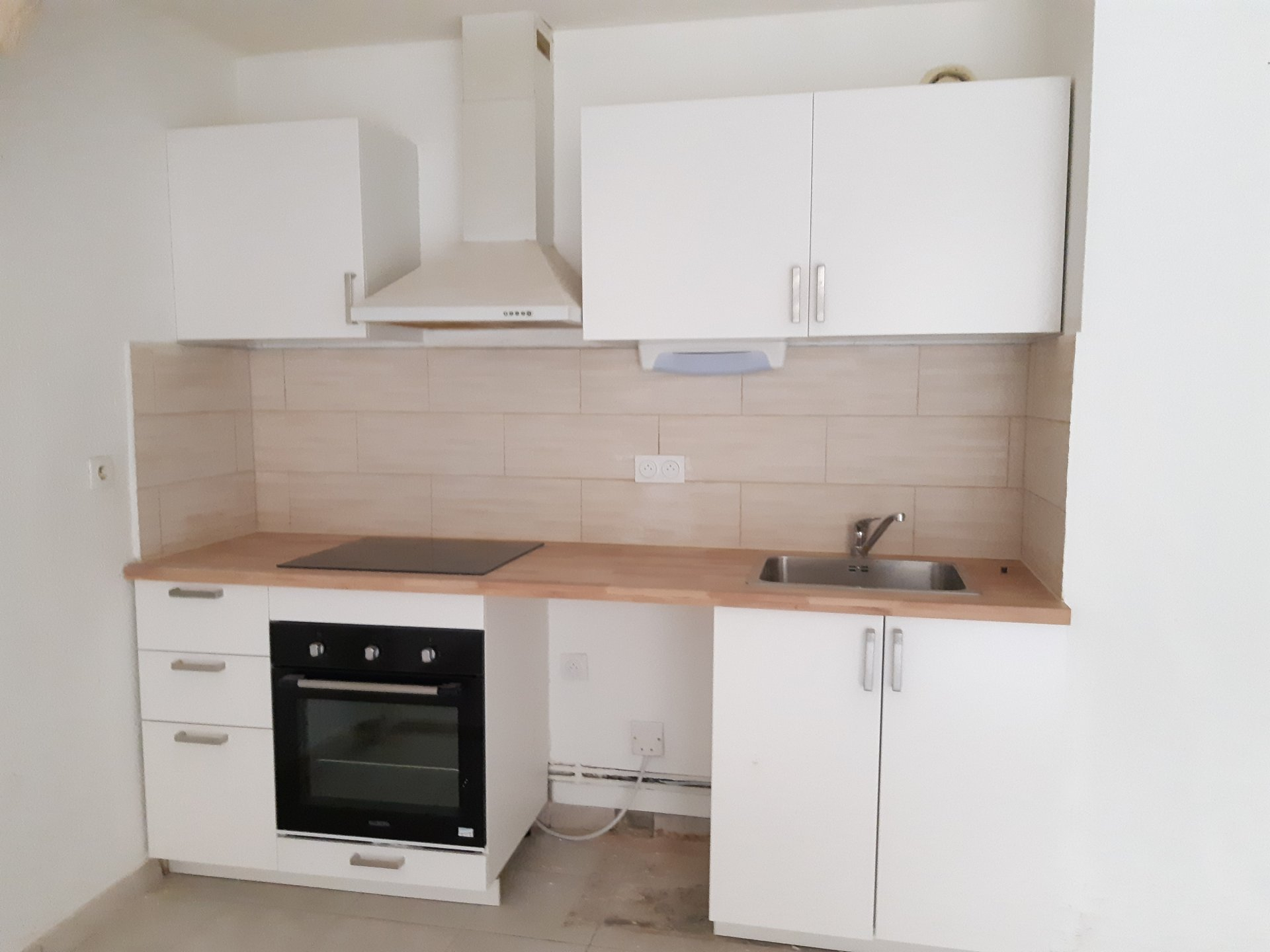 Location Appartement BEAUCAIRE surface habitable de 79 m²