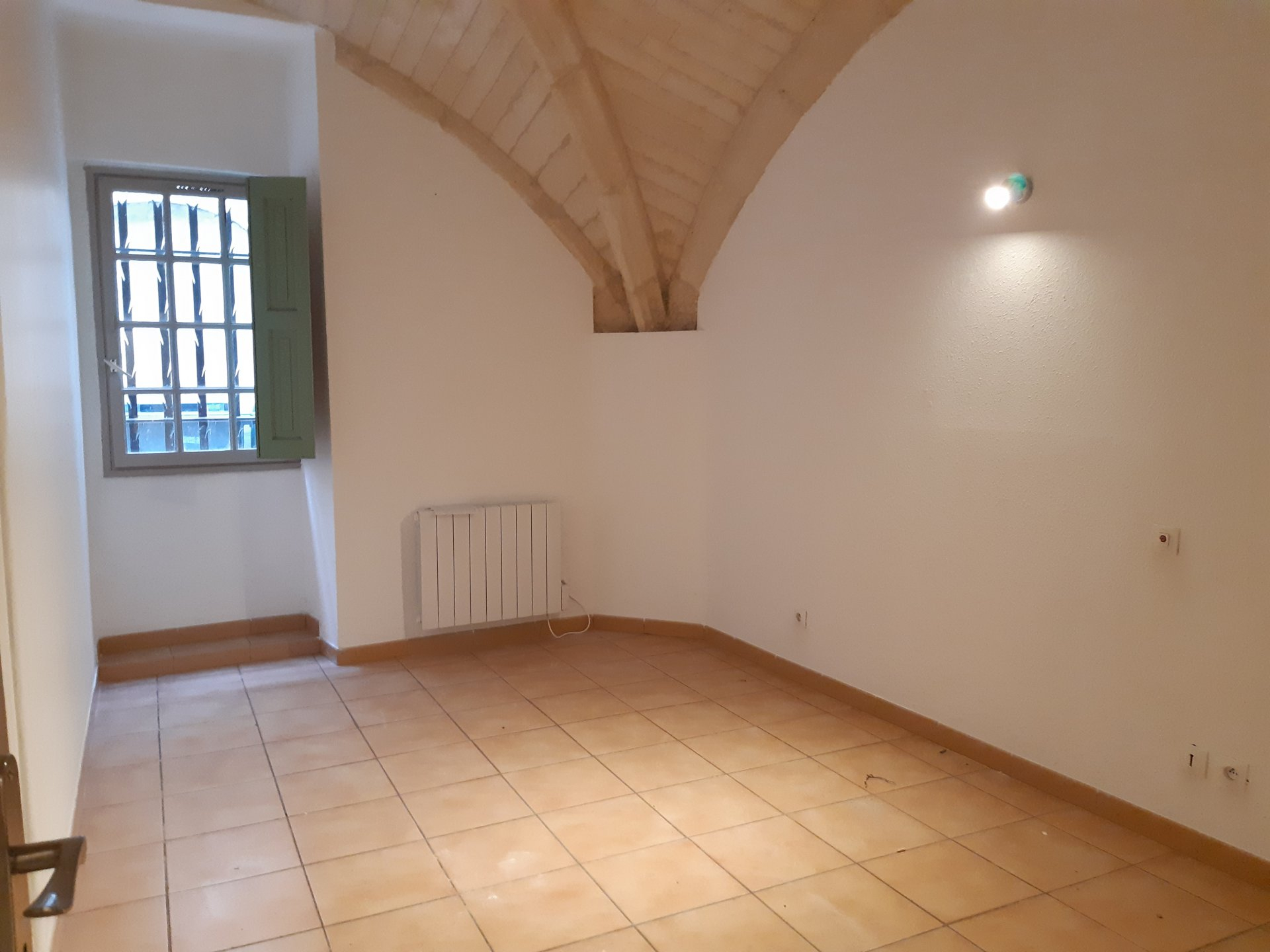 Location Appartement BEAUCAIRE 1 salles de bain