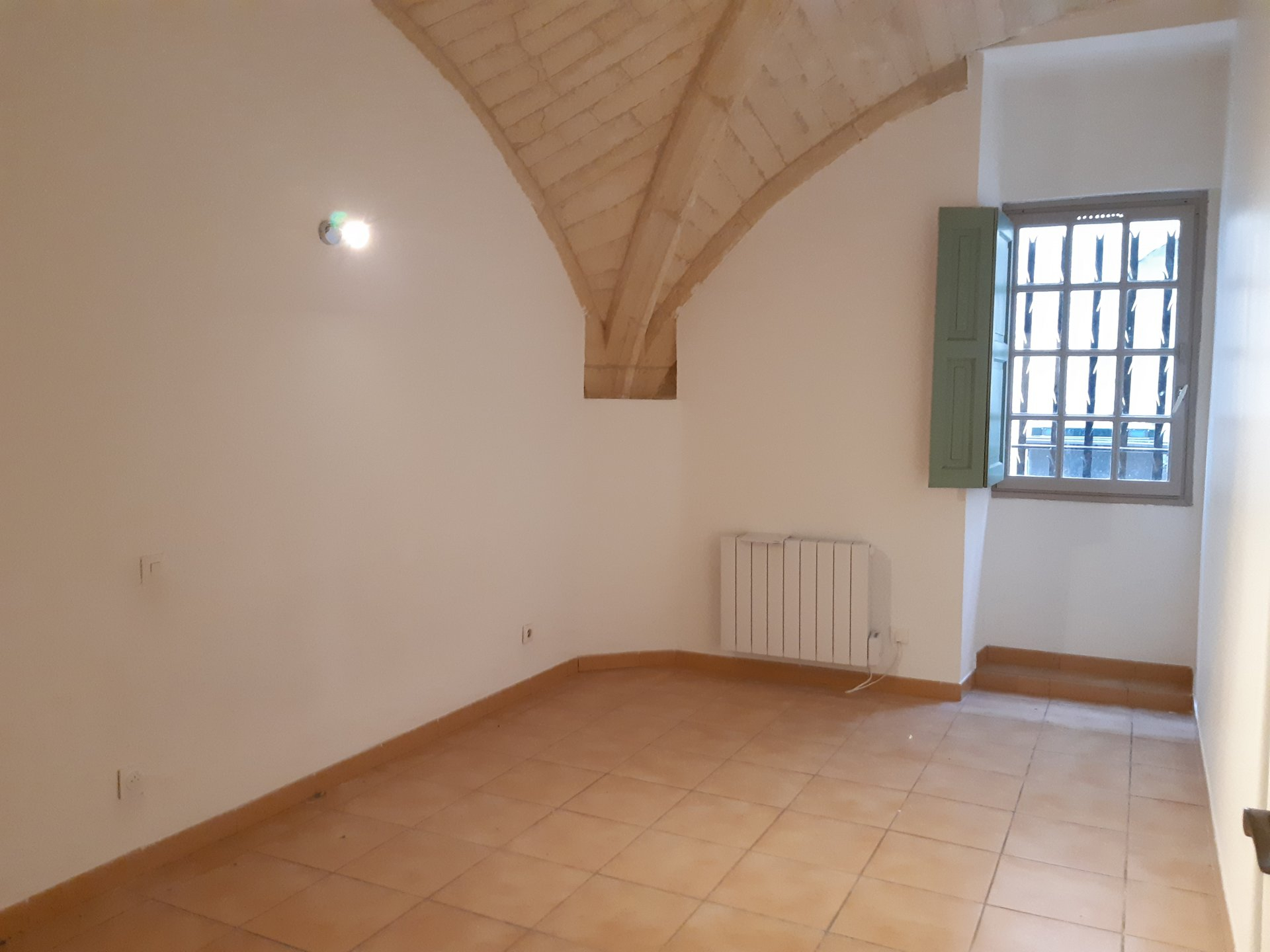 Location Appartement BEAUCAIRE surface habitable de 79 m²