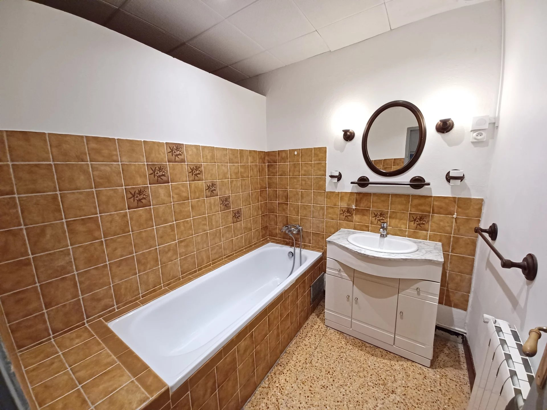 Location Appartement BEAUCAIRE 1 salles de bain