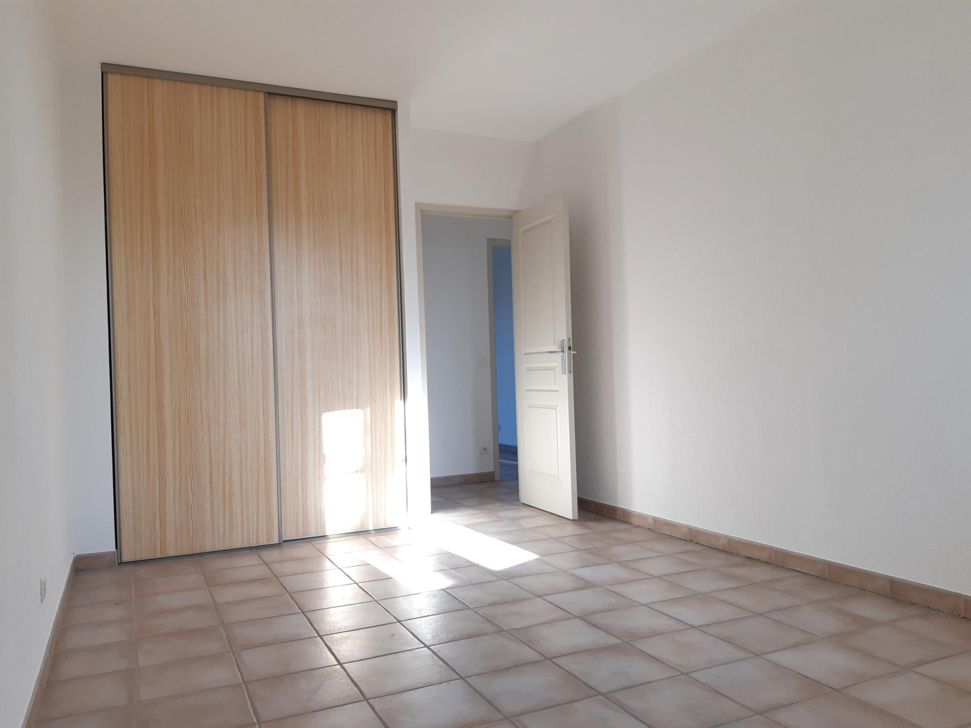 Location Appartement TARASCON surface habitable de 102 m²