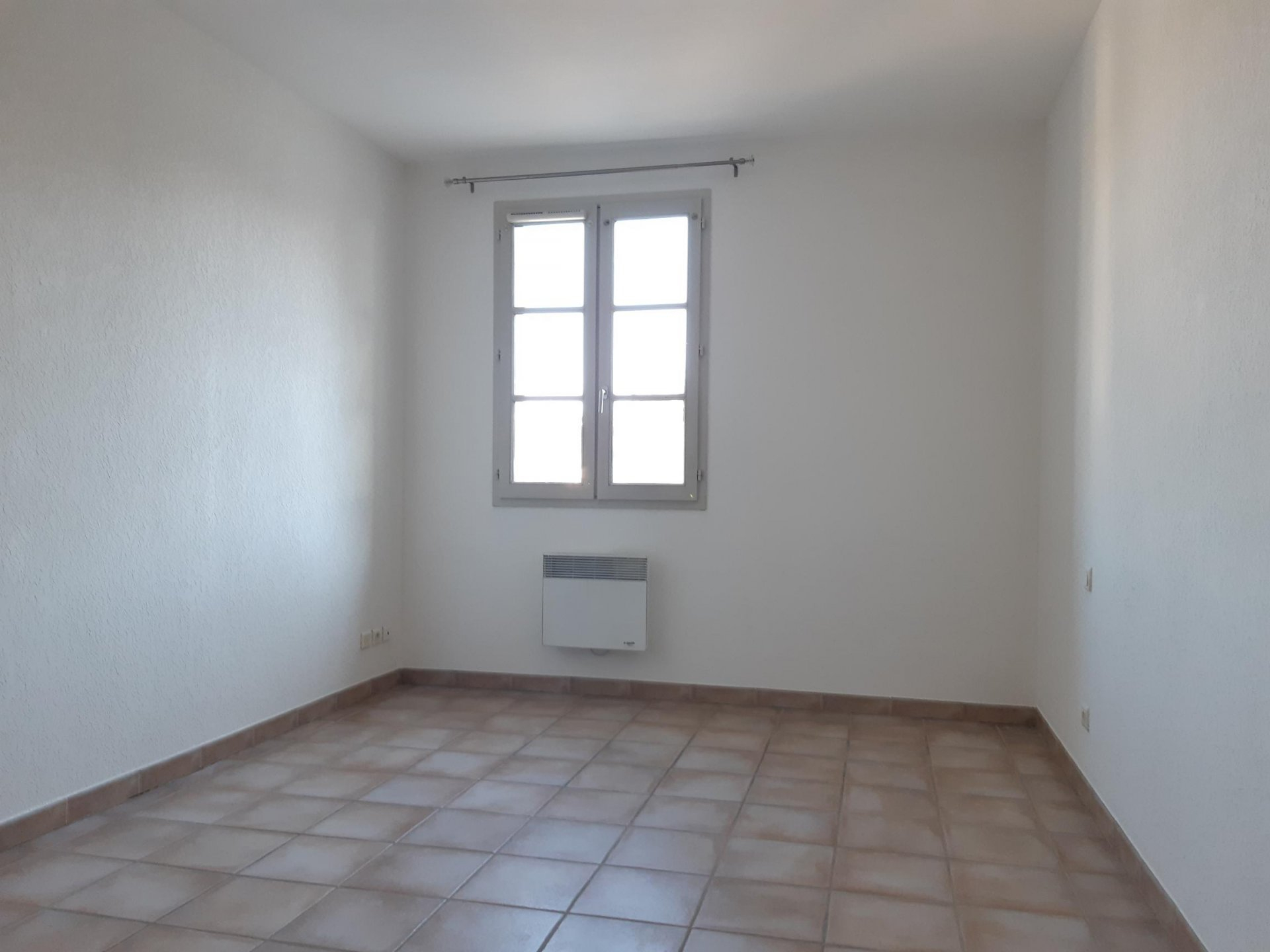 Location Appartement TARASCON séjour de 28.95 m²