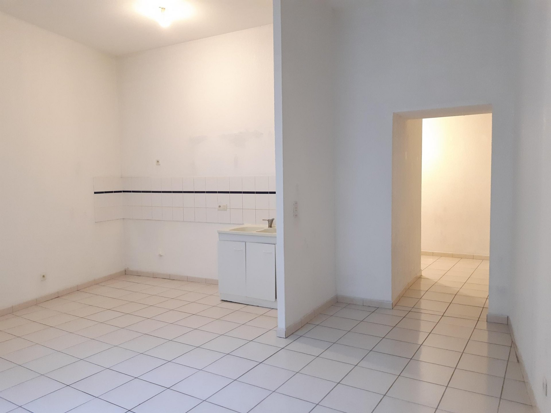 Location Appartement BEAUCAIRE 1 salles d'eau