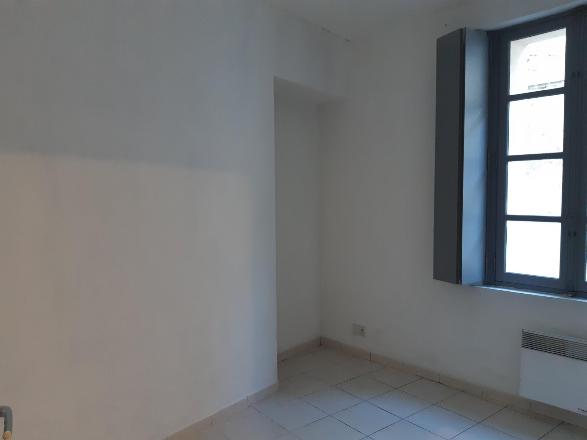 Location Appartement BEAUCAIRE convecteur, individuel, electrique chauffage