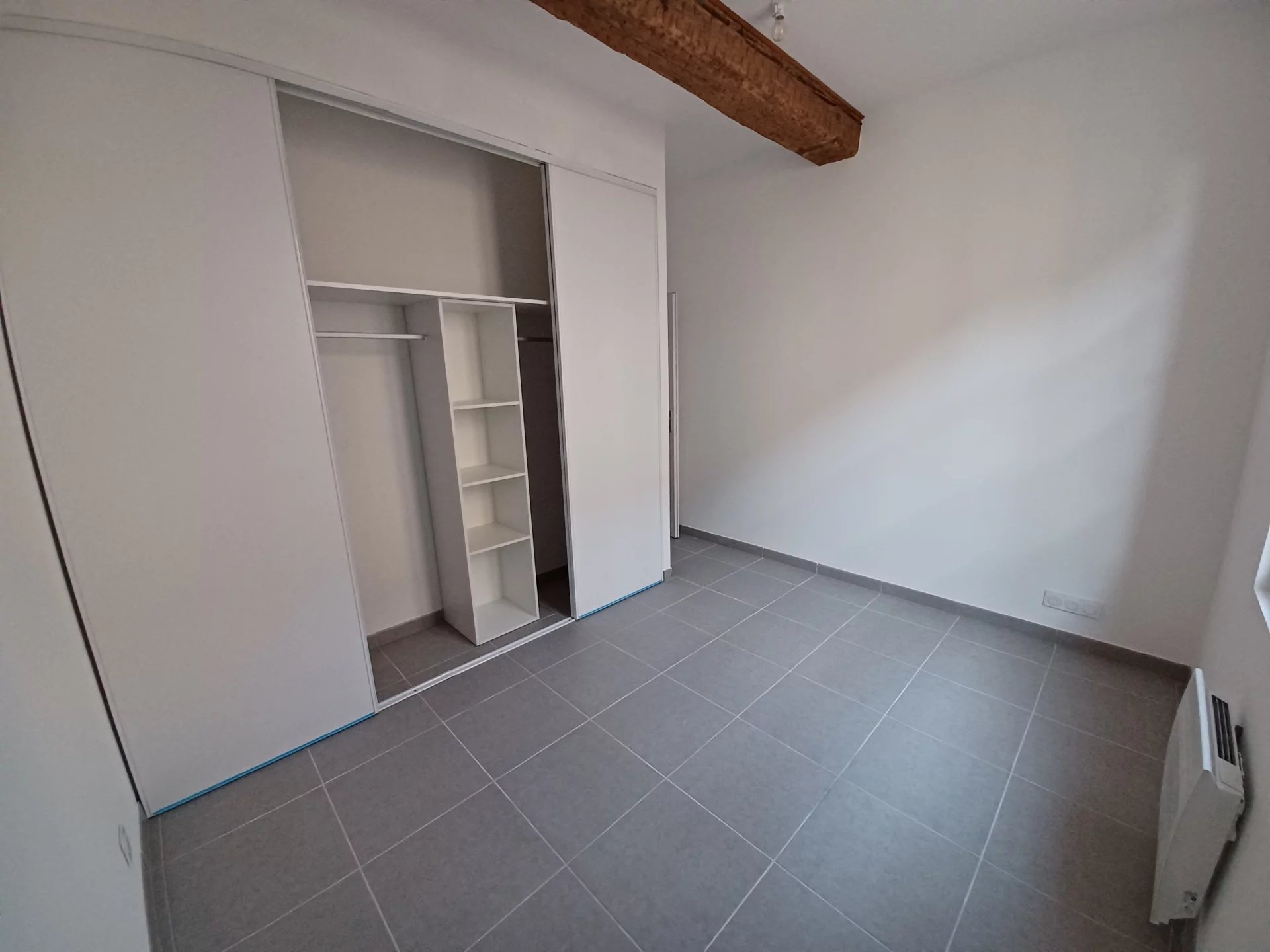 Location Appartement BEAUCAIRE climatisation, individuel, electrique chauffage