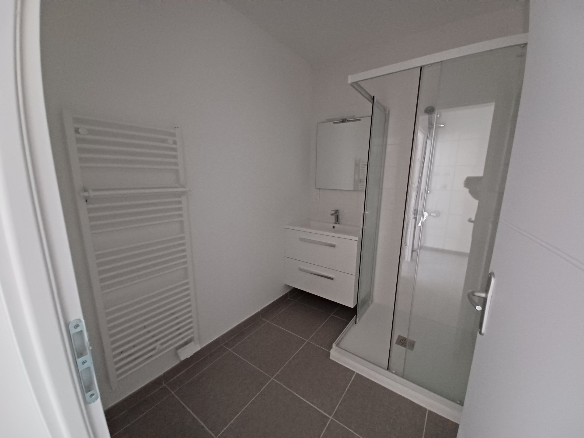 Location Appartement BEAUCAIRE 1 salles d'eau
