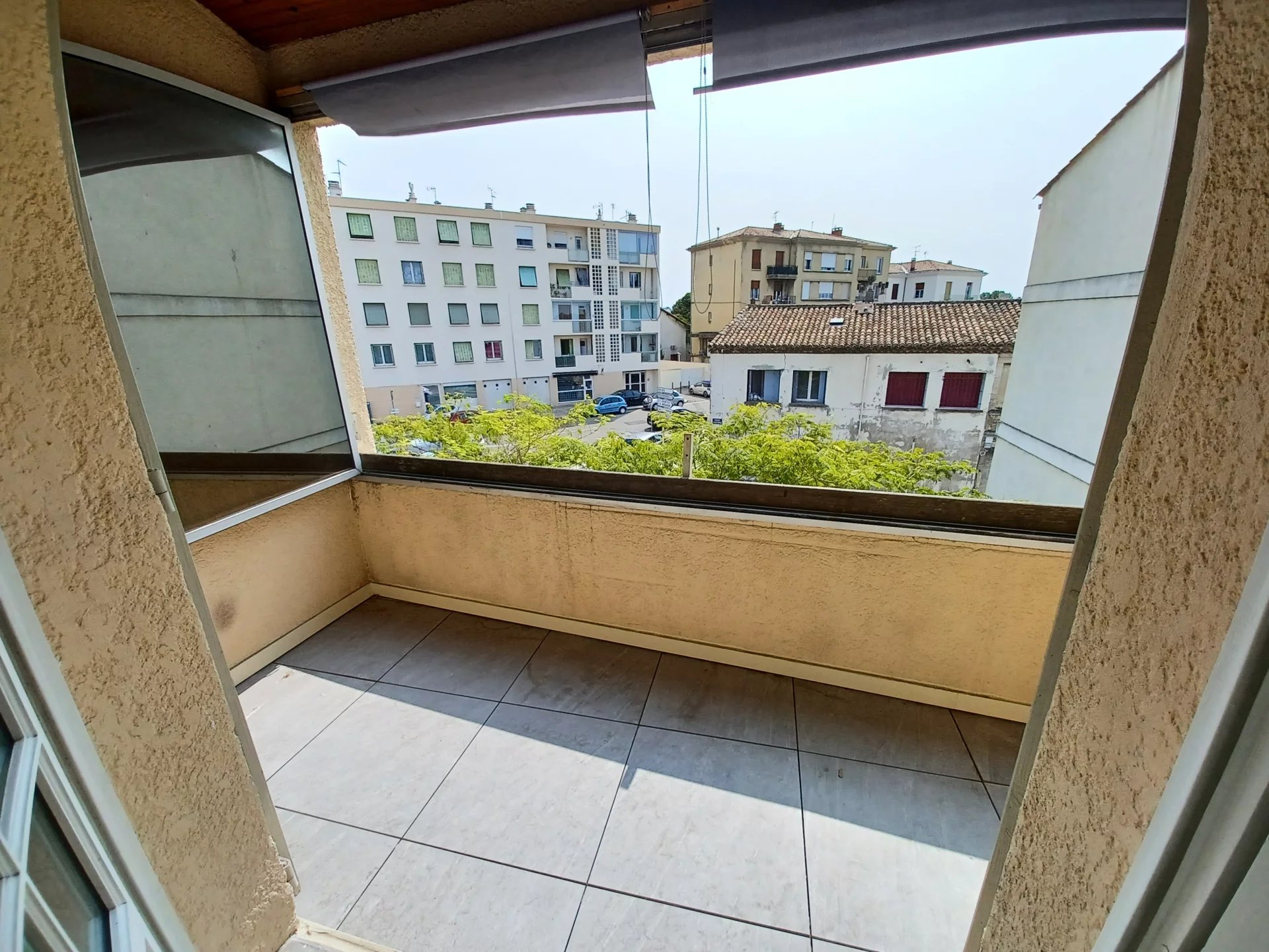 Location Appartement BEAUCAIRE surface habitable de 64 m²