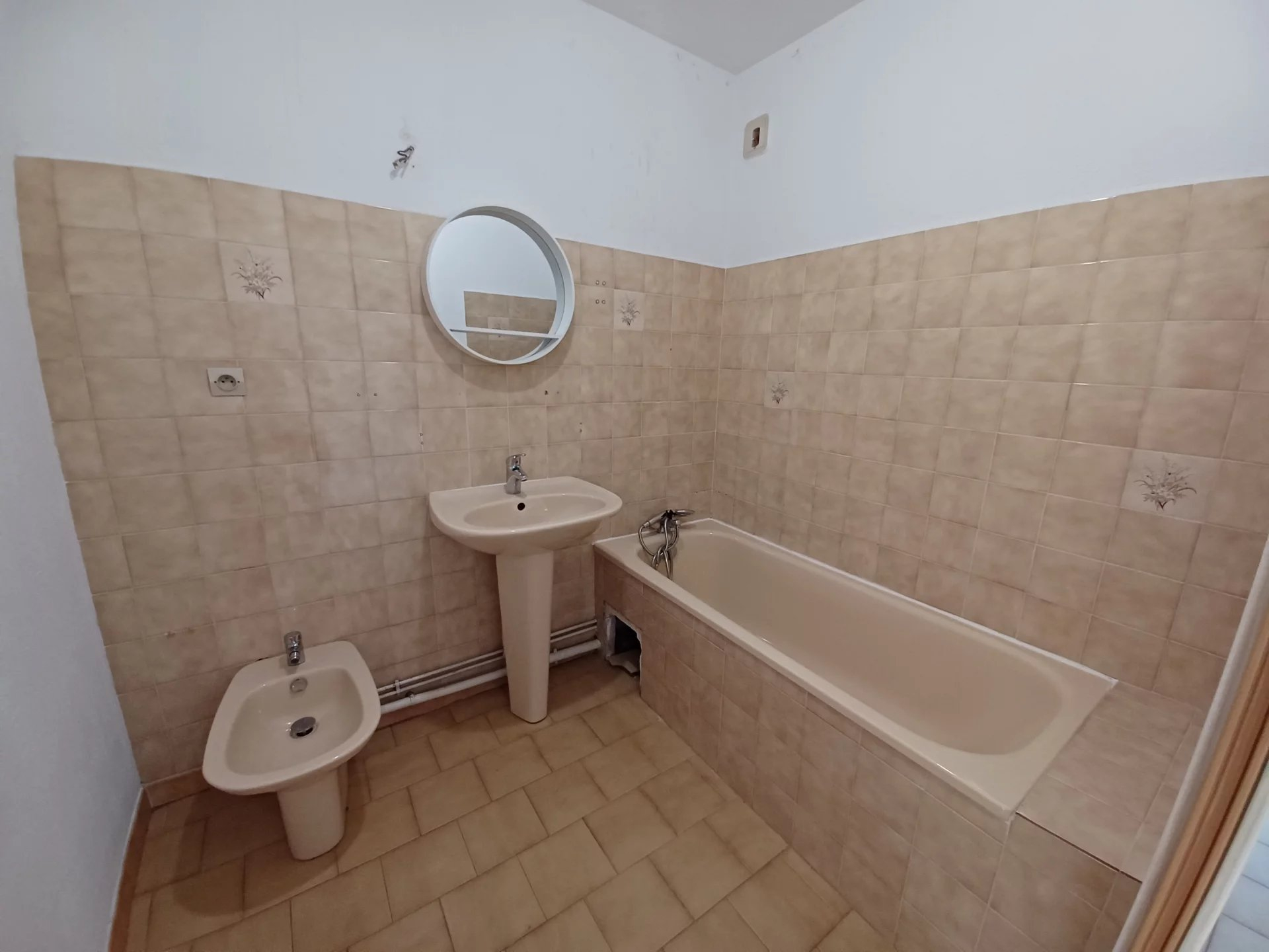 Location Appartement BEAUCAIRE surface habitable de 64 m²