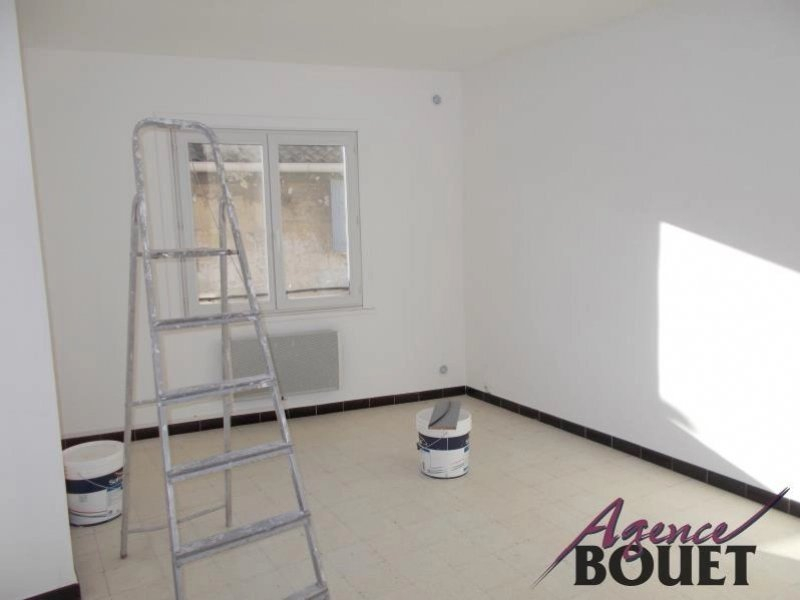 Location Appartement TARASCON séjour de 19.2 m²