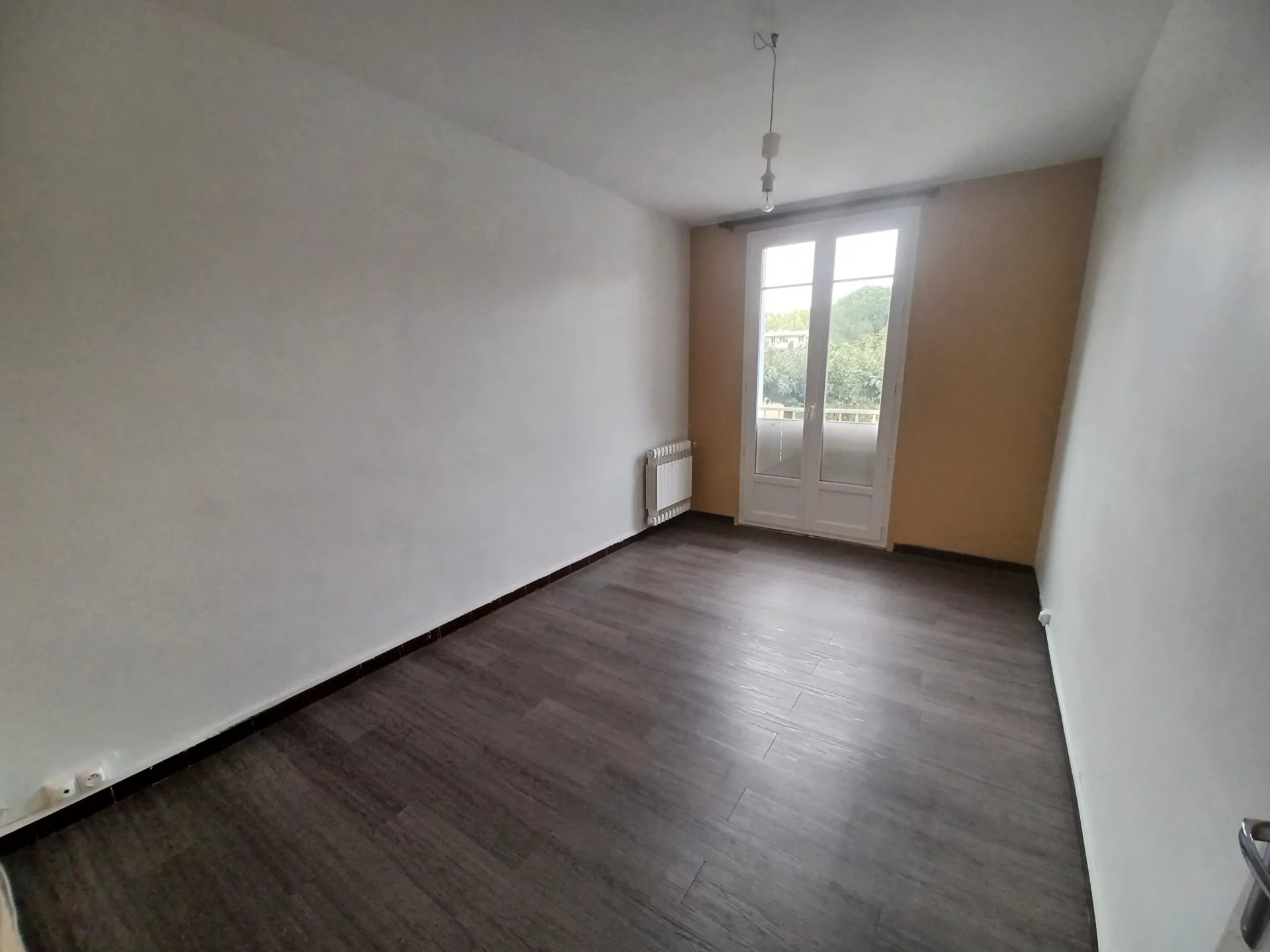 Location Appartement TARASCON radiateur, individuel, gaz chauffage