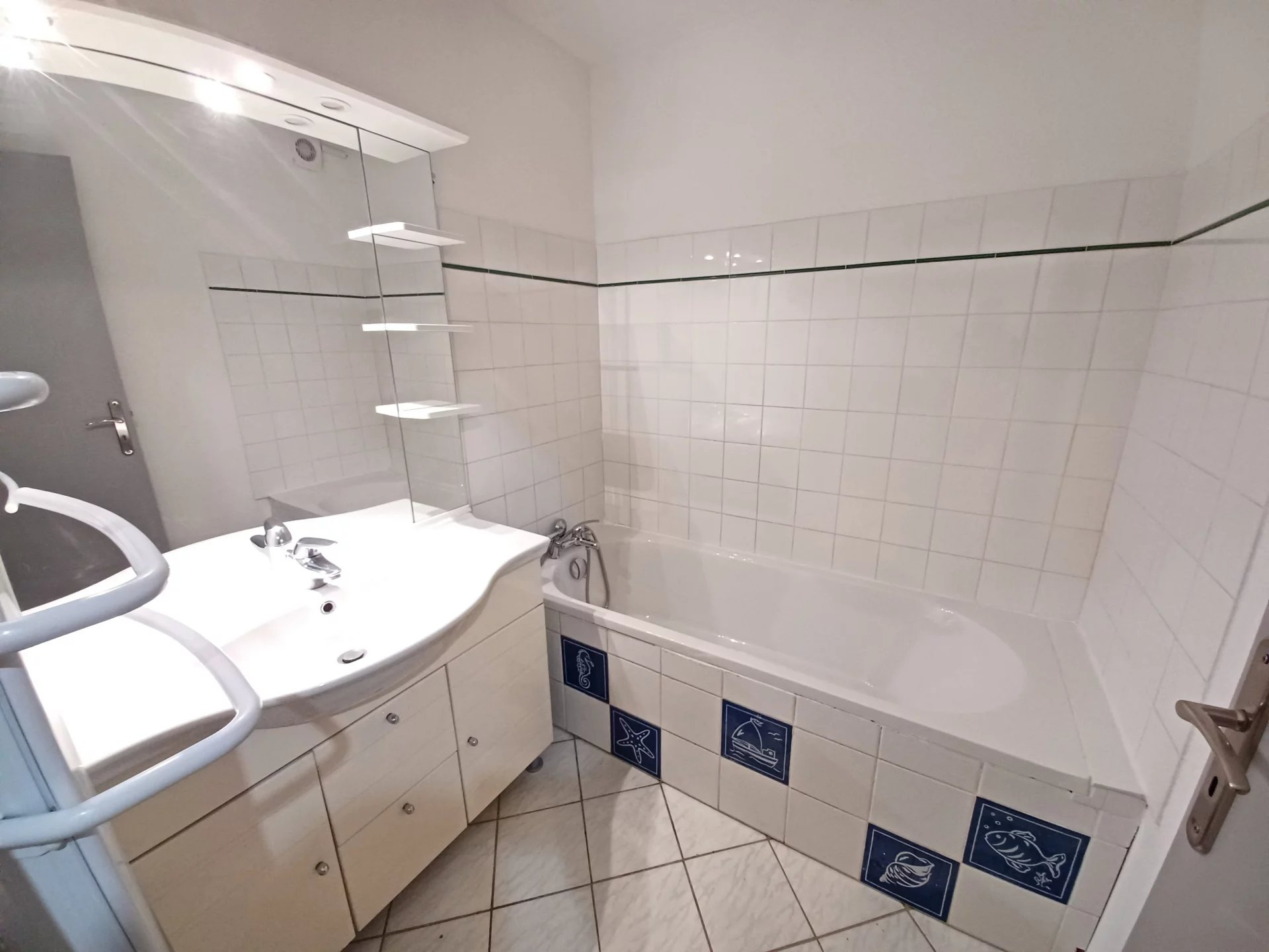 Location Appartement TARASCON séjour de 29.34 m²