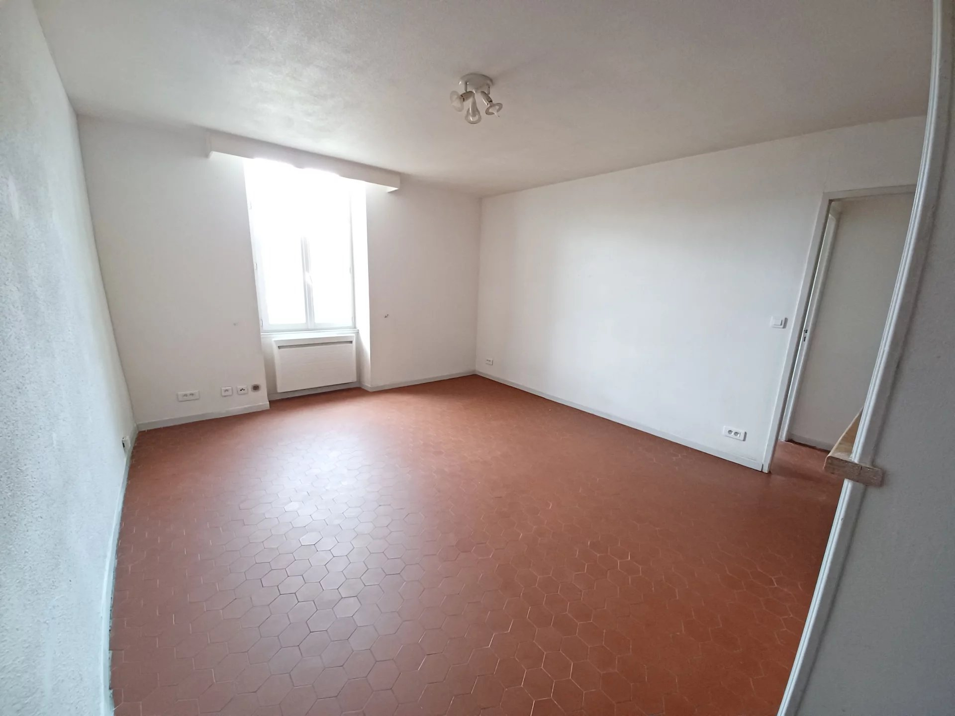 Location Appartement BEAUCAIRE 1 salles d'eau