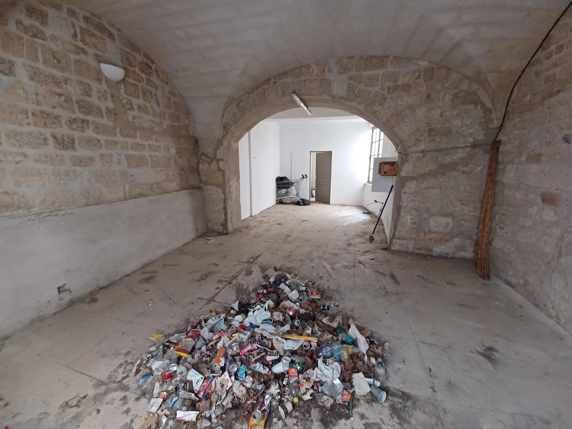 Location Local commercial BEAUCAIRE 1 pièces