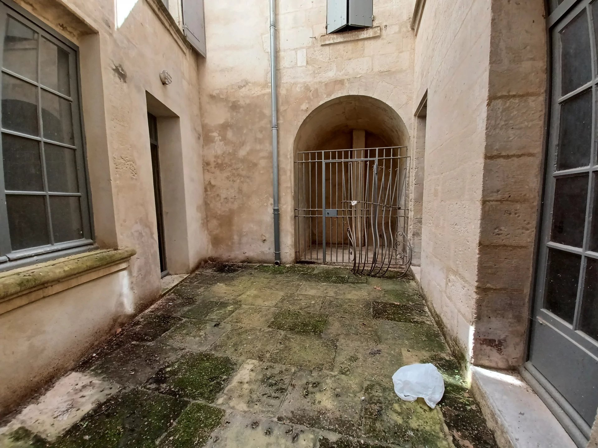 Location Local commercial BEAUCAIRE surface habitable de 46 m²