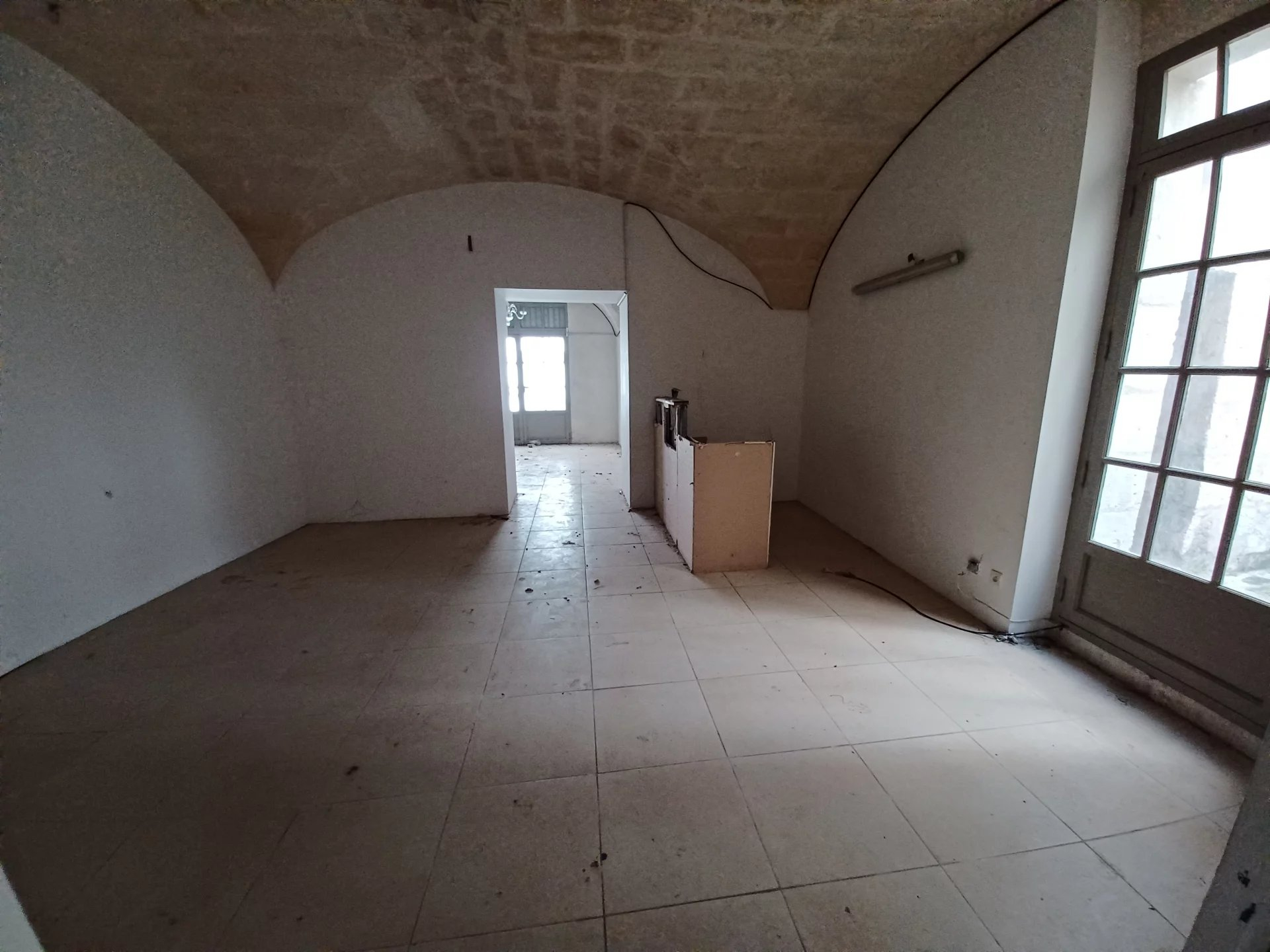 Location Local commercial BEAUCAIRE surface habitable de 73 m²