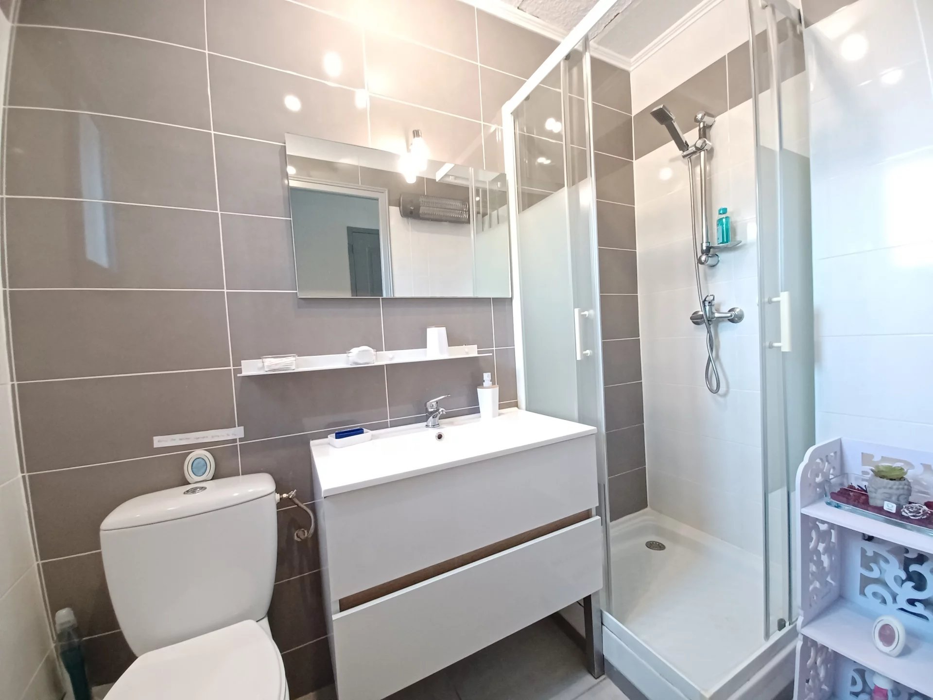 Location Appartement ARLES climatisation, individuel, electrique chauffage