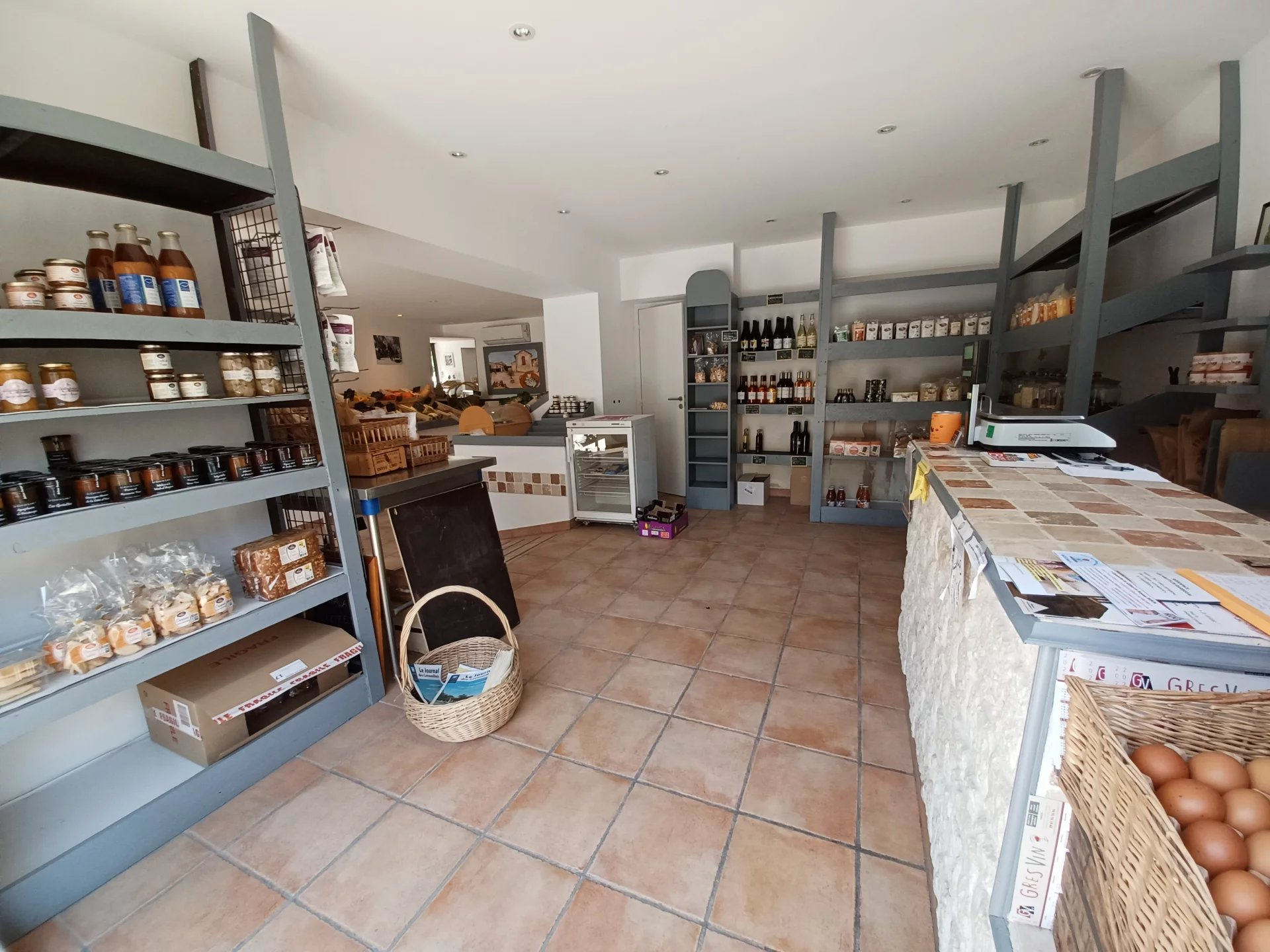Location Fonds de commerce SAINT-ÉTIENNE-DU-GRÈS individuel, electrique chauffage