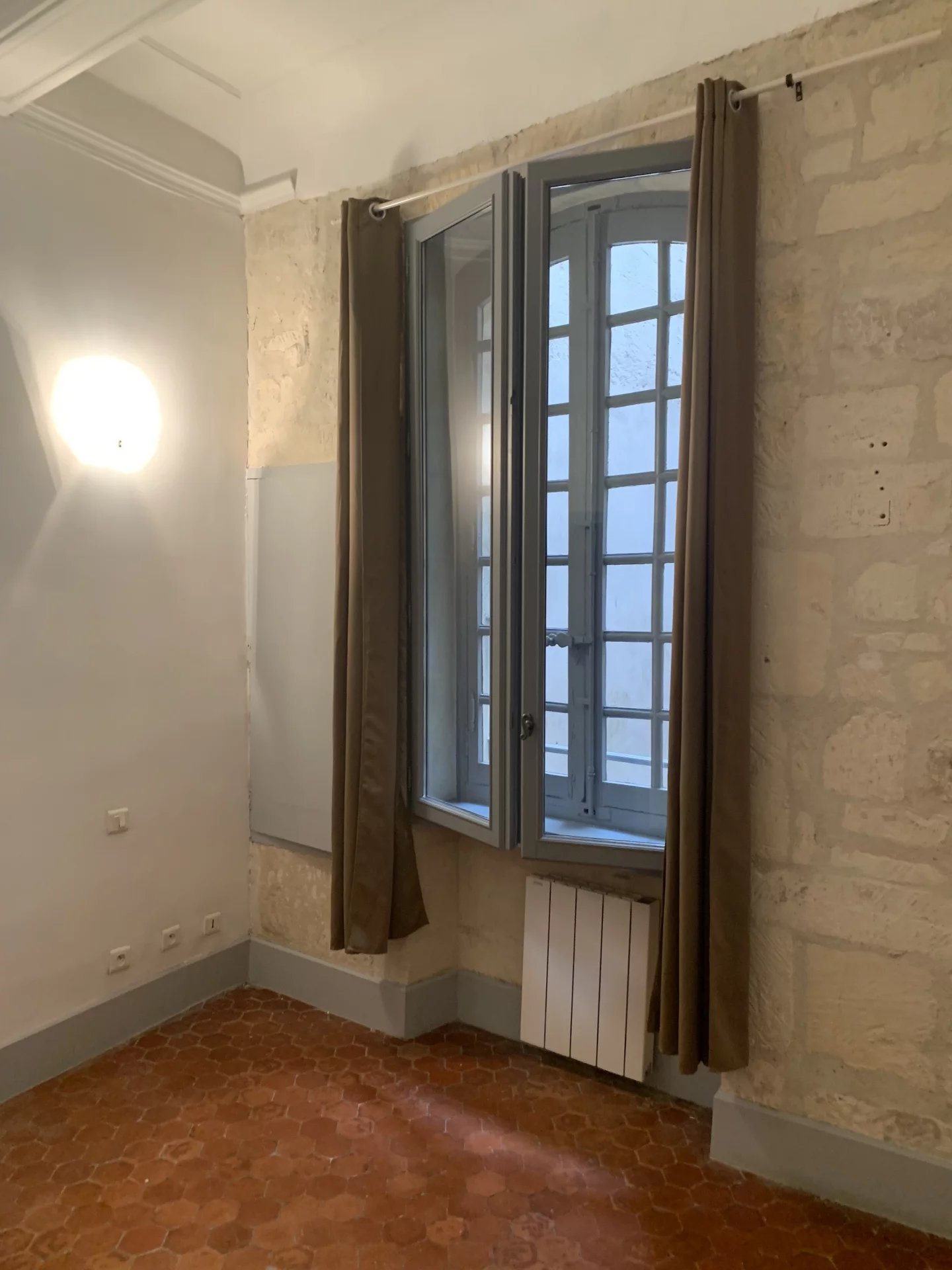 Location Appartement ARLES 1 salles d'eau
