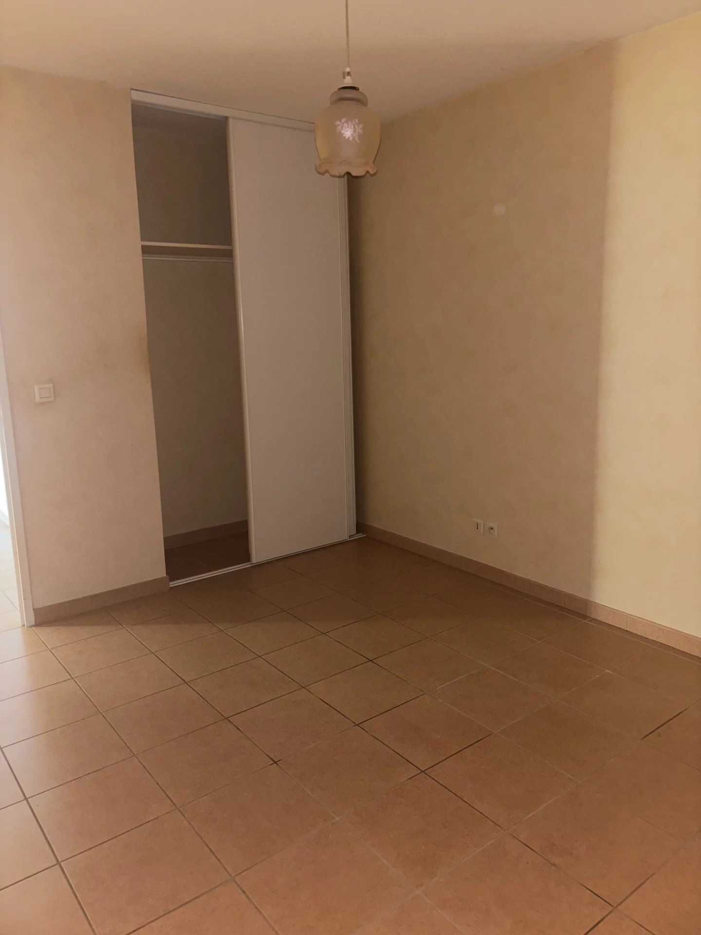 Location Appartement ROCHEFORT-DU-GARD 3 pièces
