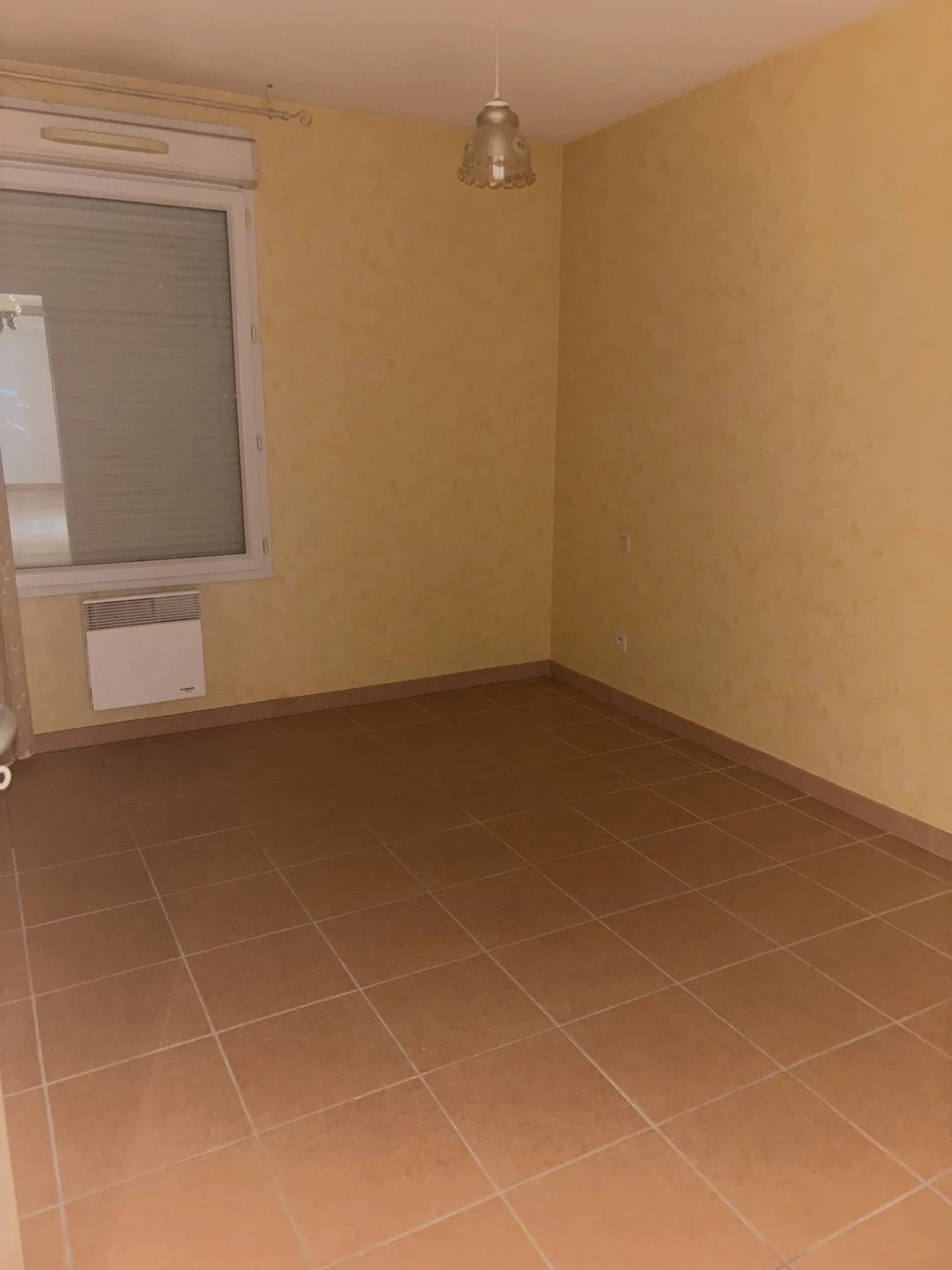 Location Appartement ROCHEFORT-DU-GARD convecteur, individuel chauffage