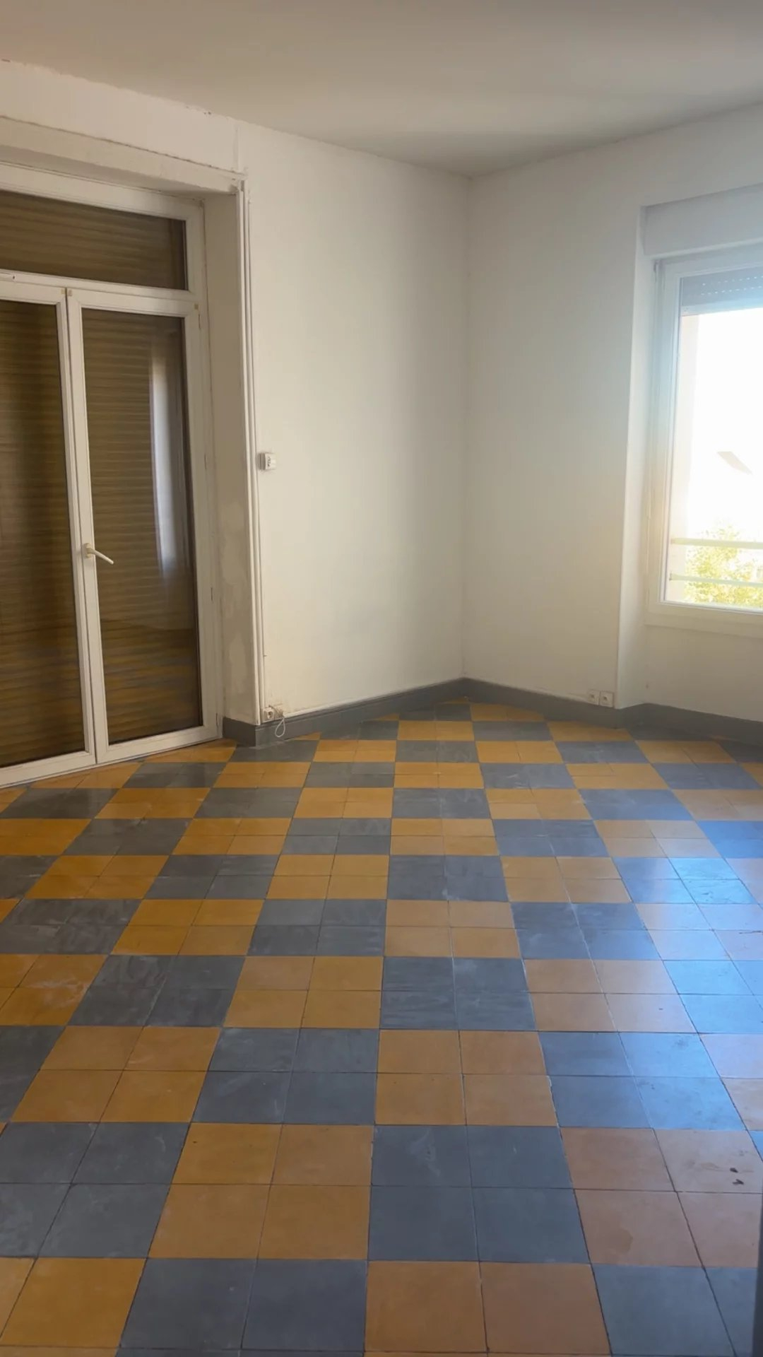 Location Appartement BEAUCAIRE séjour de 18.21 m²