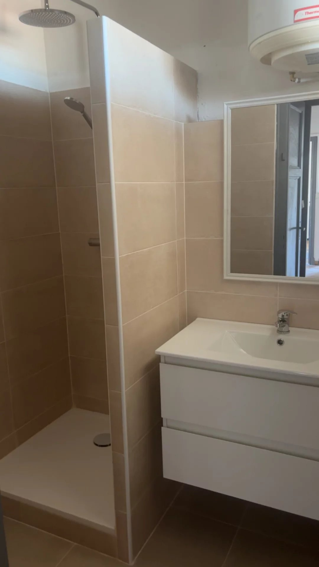 Location Appartement BEAUCAIRE 1 salles d'eau