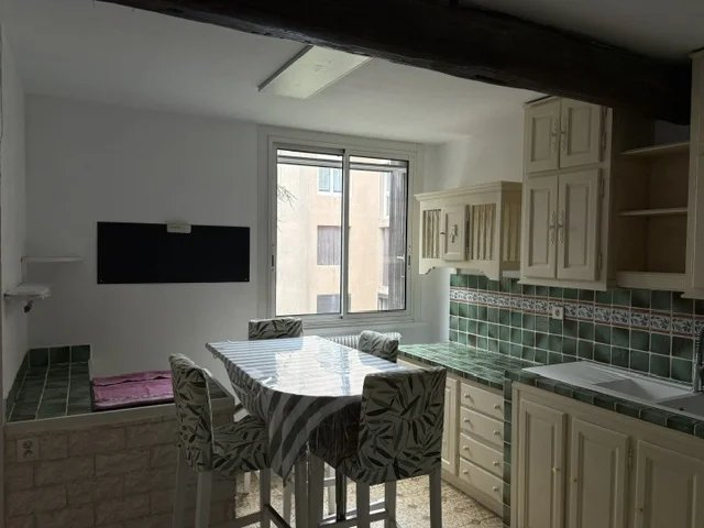 Location Appartement BEAUCAIRE radiateur, gaz chauffage