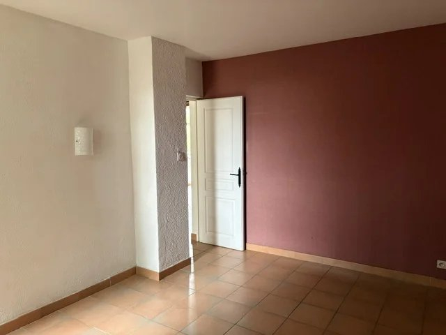 Location Appartement BEAUCAIRE radiateur, gaz chauffage